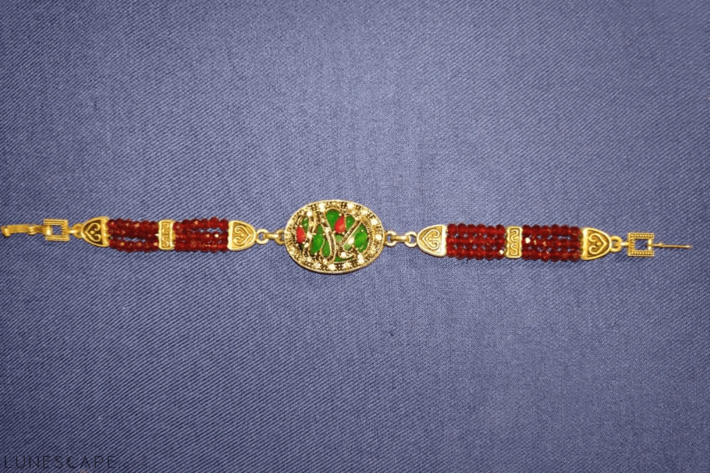 Bracelet Tazra Handmade Red & Green Beaded Bracelet LUNESCAPE