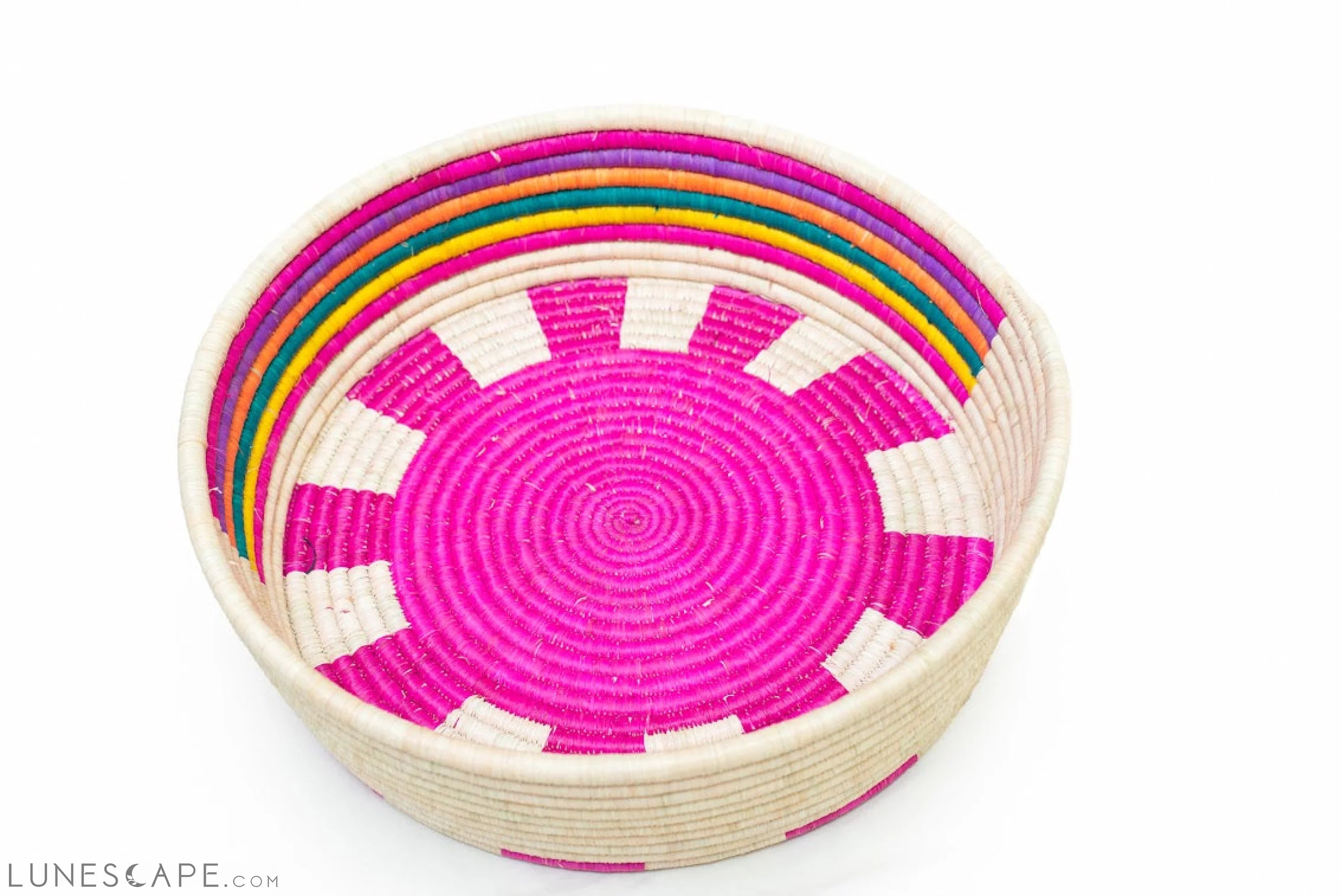 Calgary Handcrafted Round Pet Bed LUNESCAPE