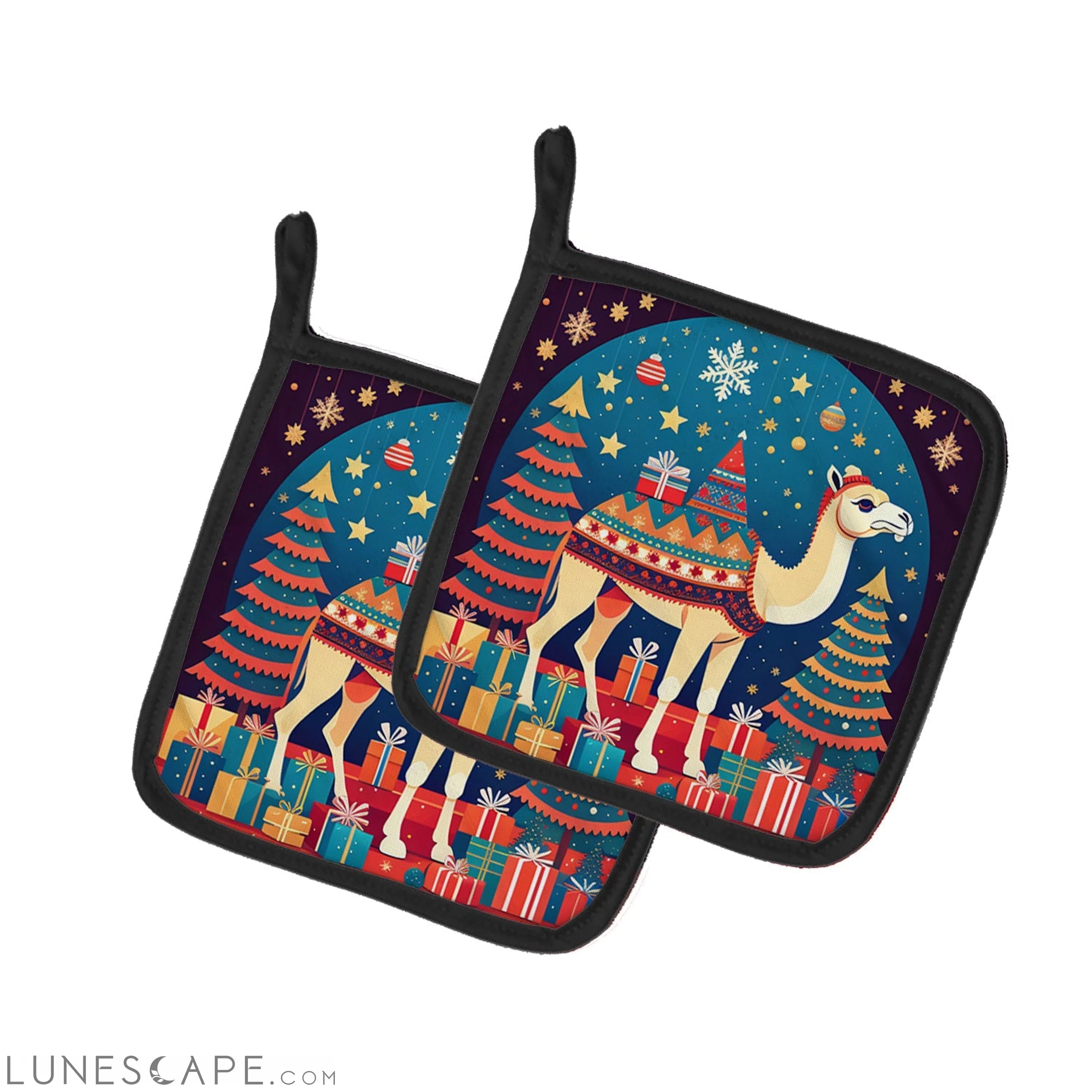 Camel Christmas Pair of Pot Holders LUNESCAPE