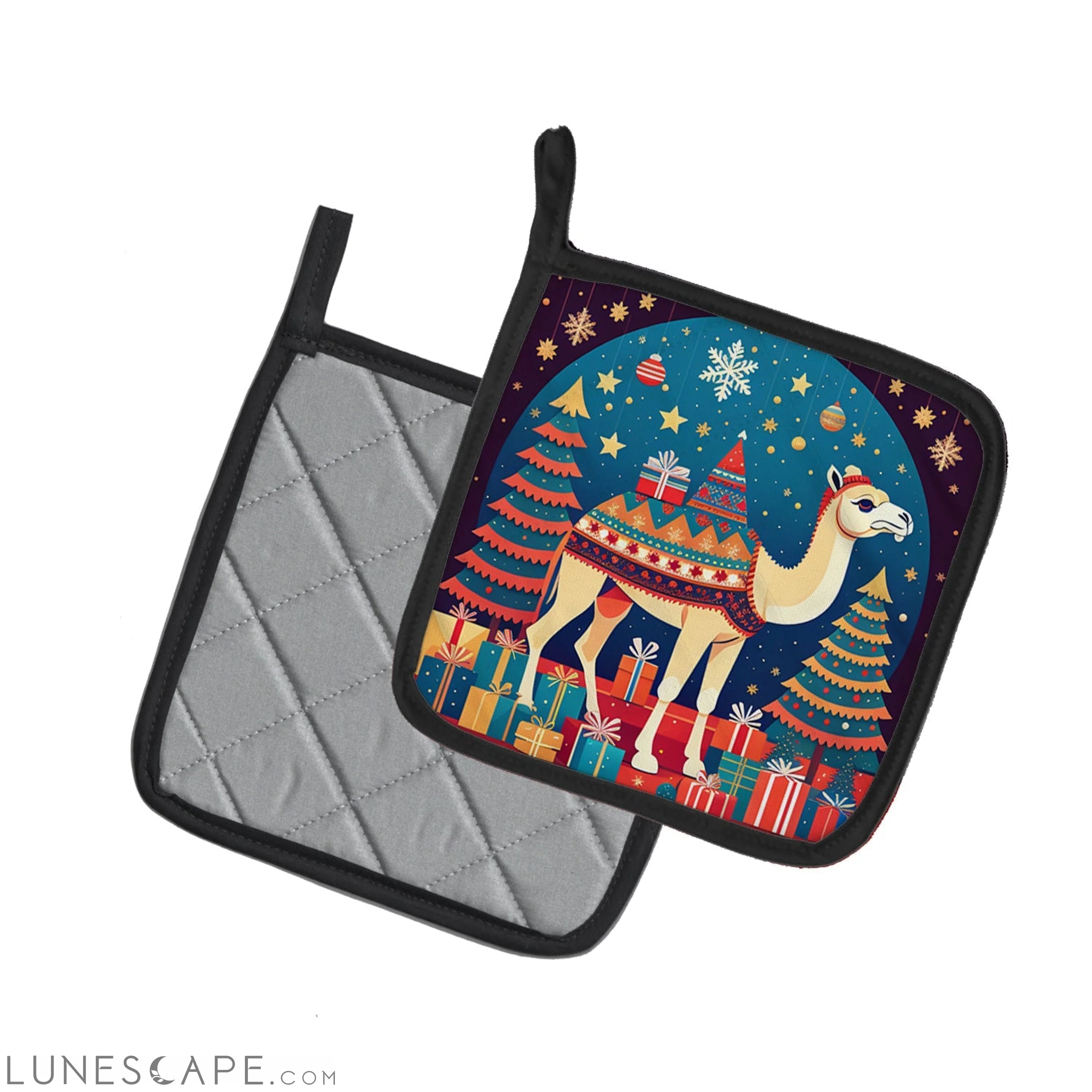 Camel Christmas Pair of Pot Holders LUNESCAPE