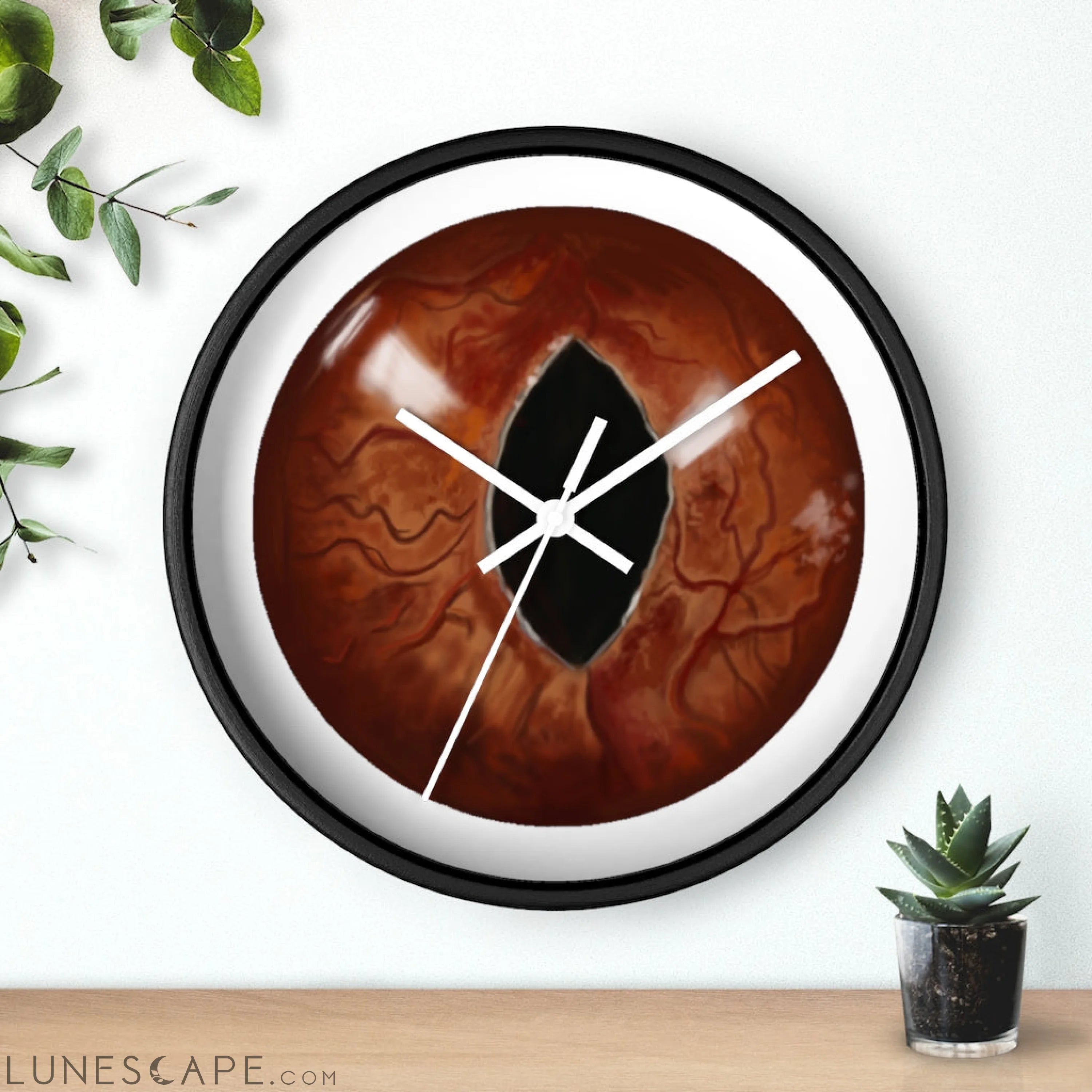 Cat Eyes Wall clock LUNESCAPE