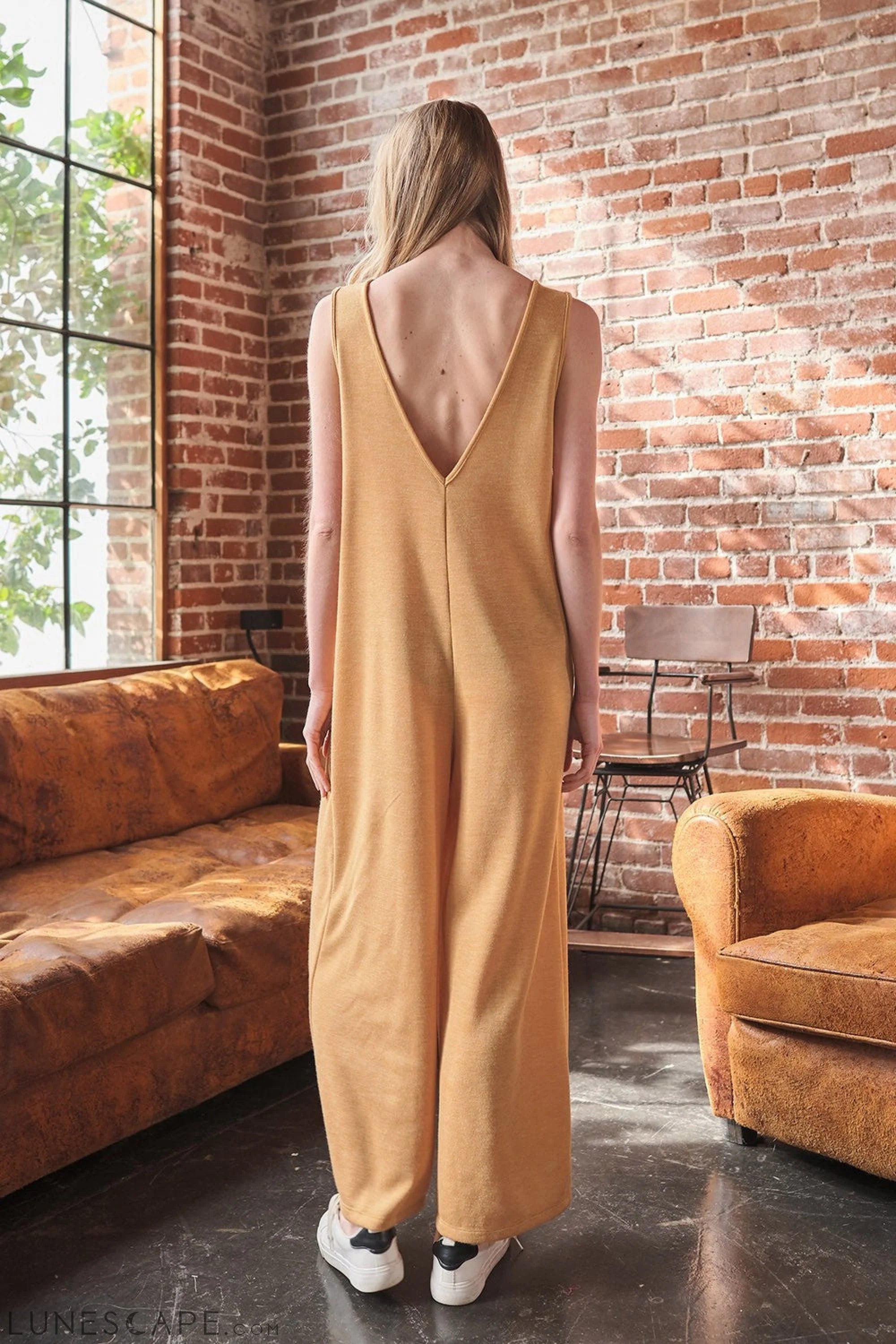 Ces Femme V-Neck Sleeveless Wide Leg Jumpsuit LUNESCAPE