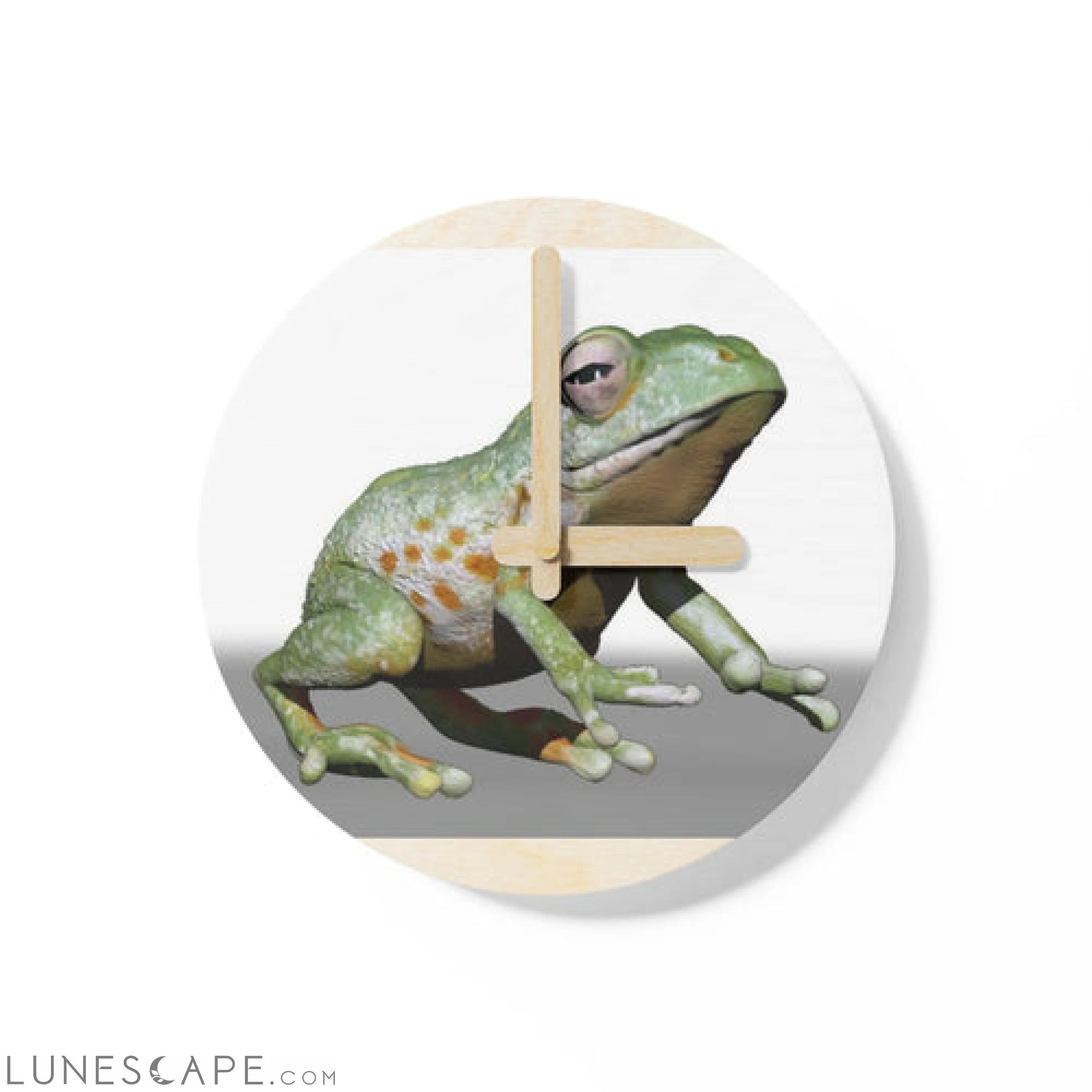 CG Frog Wooden Wall Clock LUNESCAPE