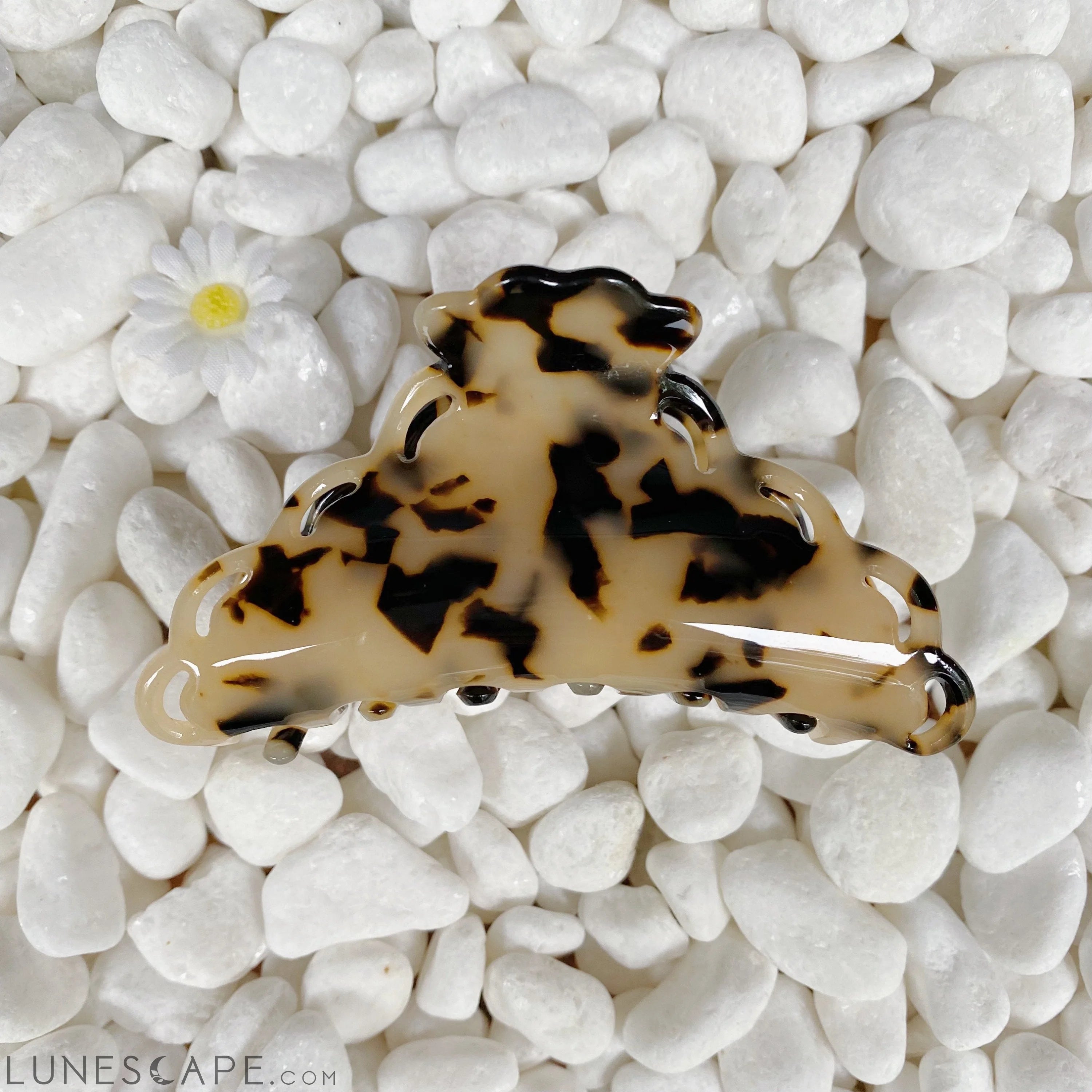 Cherish Hair Claw LUNESCAPE