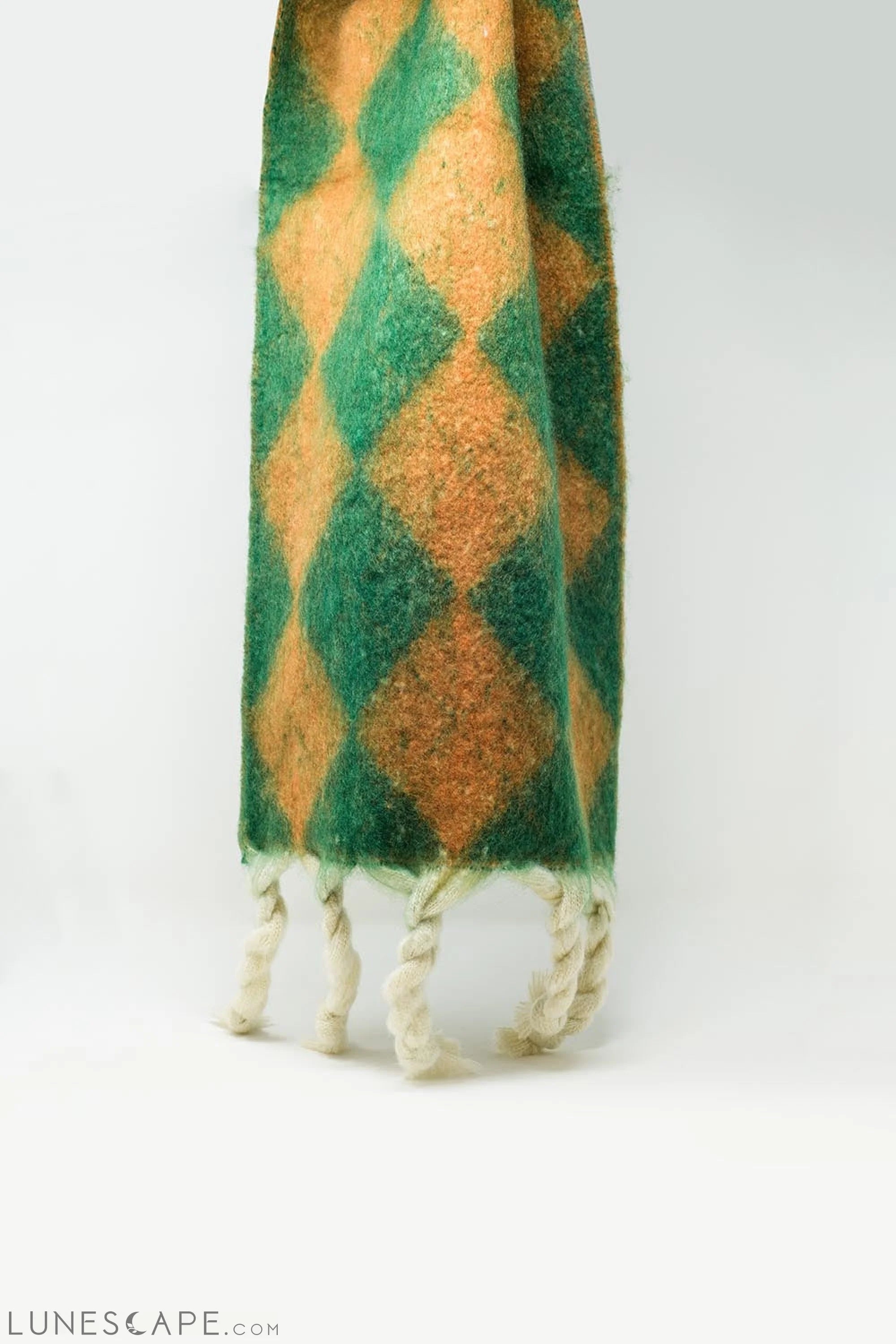 Chunky Scarf in Argyle Pattern in  Green LUNESCAPE