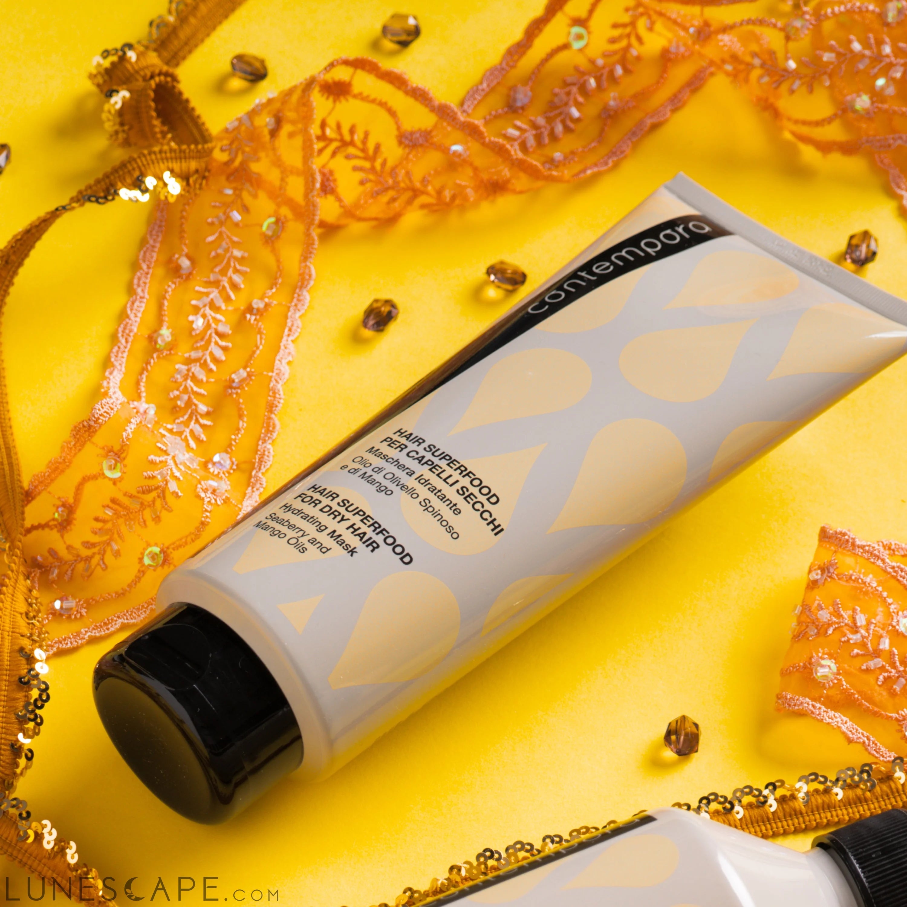 Contempora Hair Superfood Hydrating Mask for Dry Hair LUNESCAPE