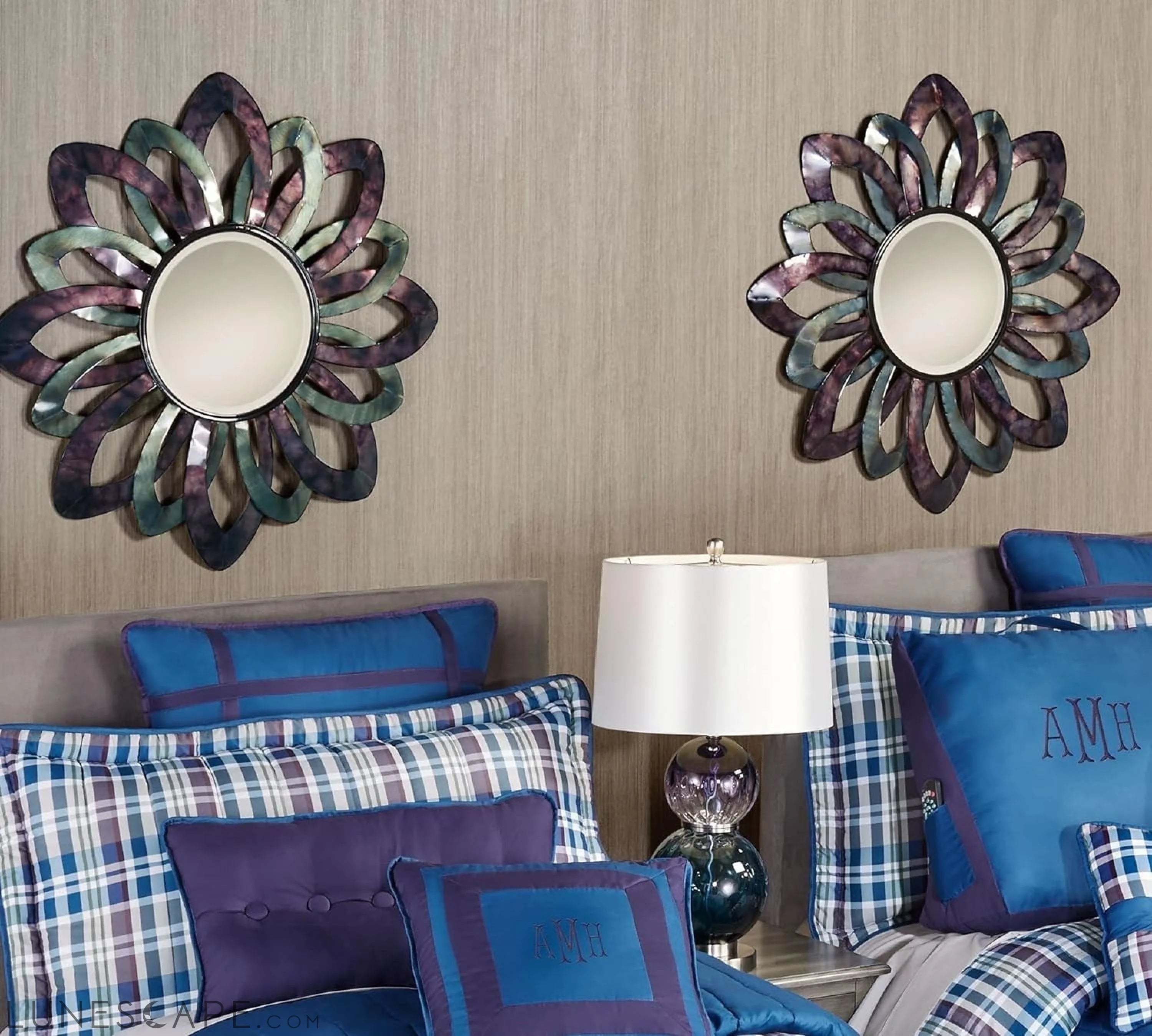 Contemporary Floral Blossom Wall Mirror with Openwork Petal Designs | LUNESCAPE