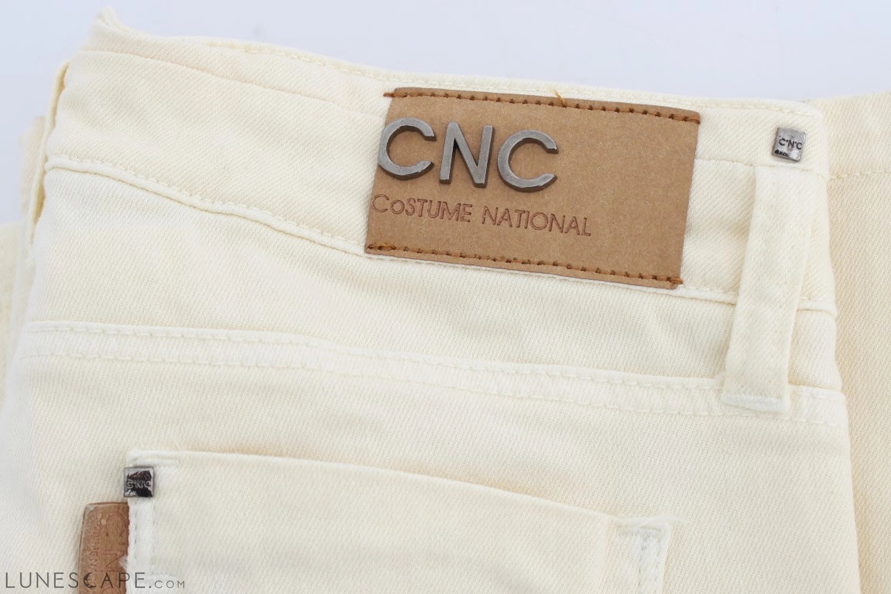 Costume National Chic Off-White Flared Designer Jeans LUNESCAPE