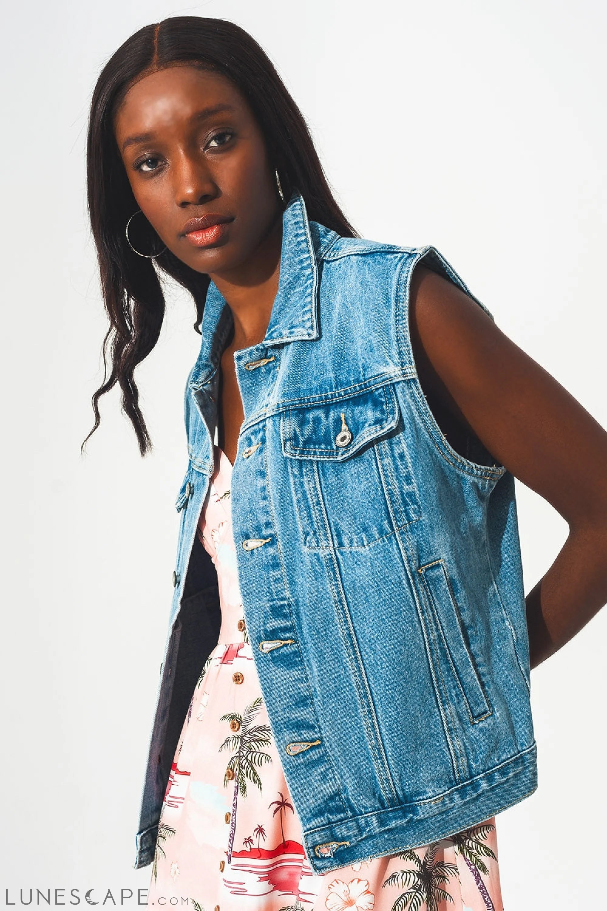 Cotton Sleeveless Denim Jacket in 70s Blue LUNESCAPE