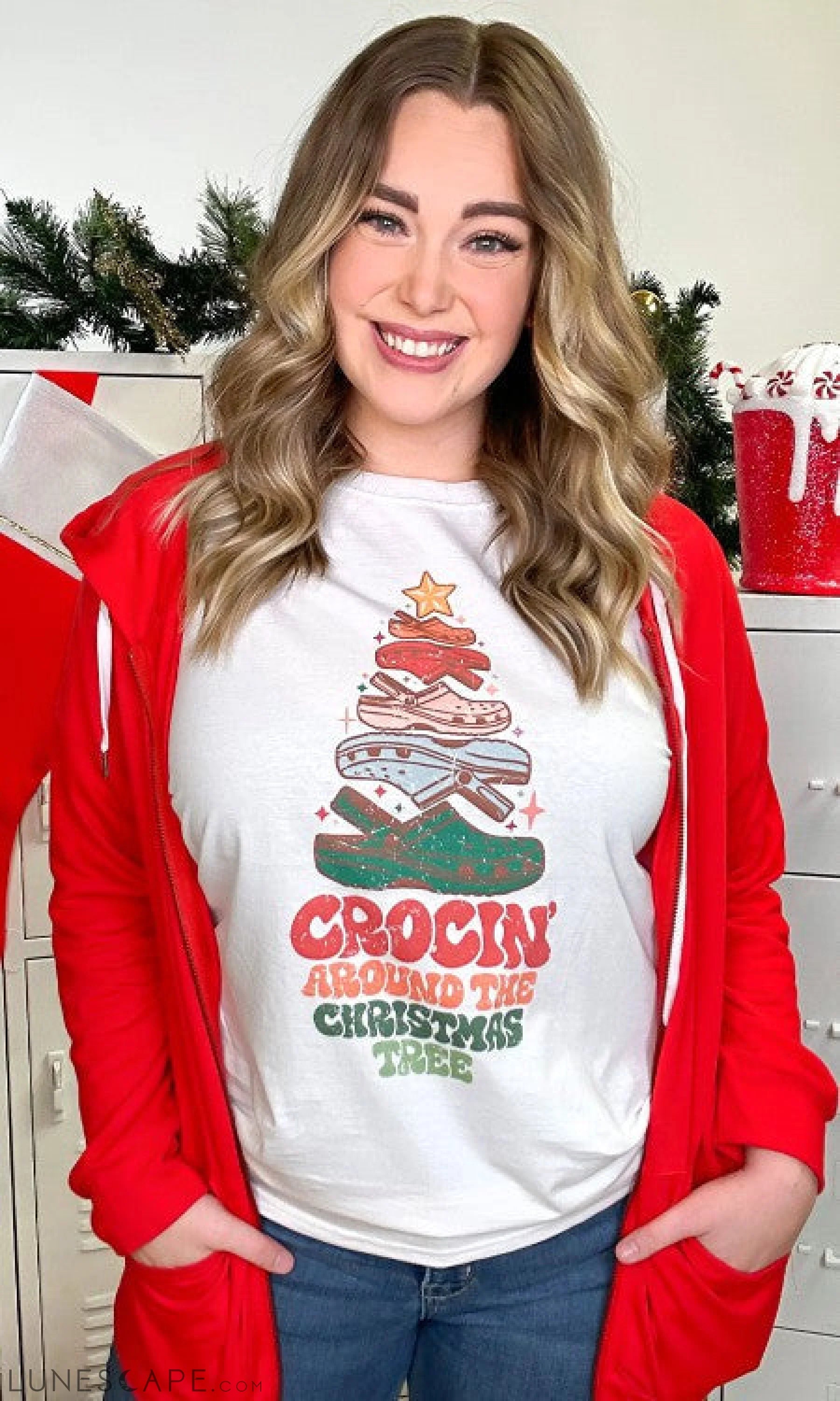 Crockin' Around the Christmas Tree Graphic T-Shirt LUNESCAPE