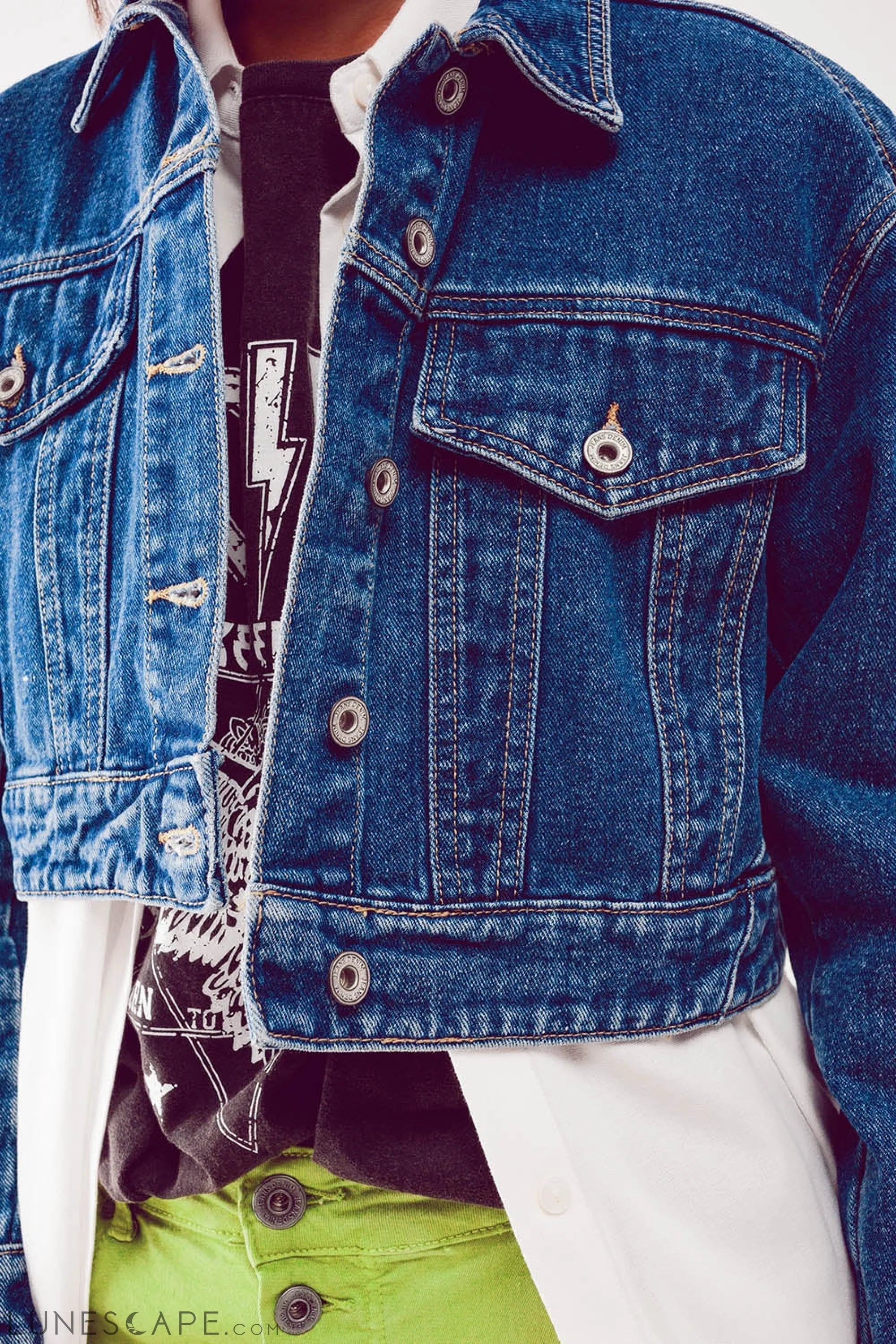 Cropped Denim Jacket in Mid Blue LUNESCAPE