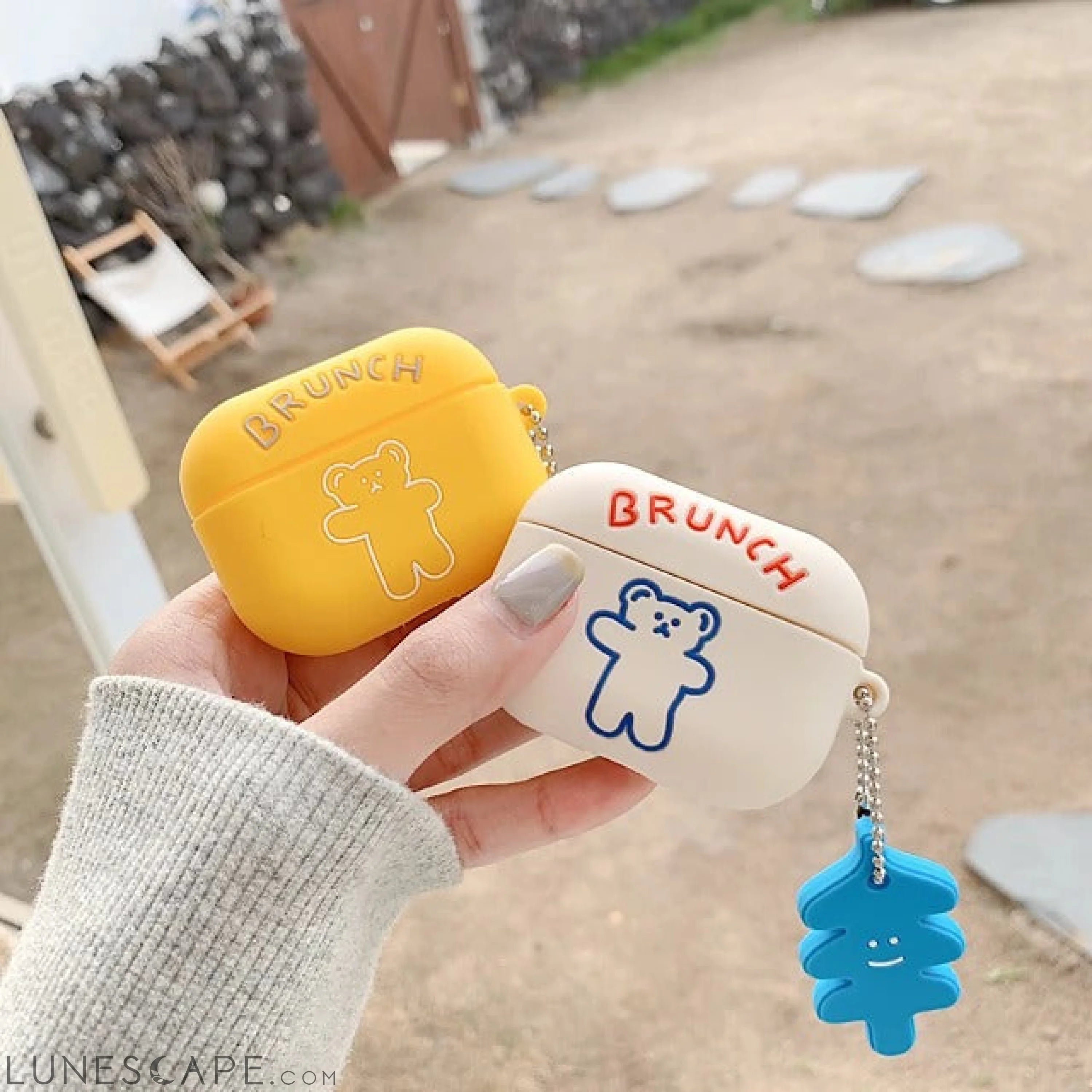 Cute Bear AirPods Pro Headphone Case LUNESCAPE