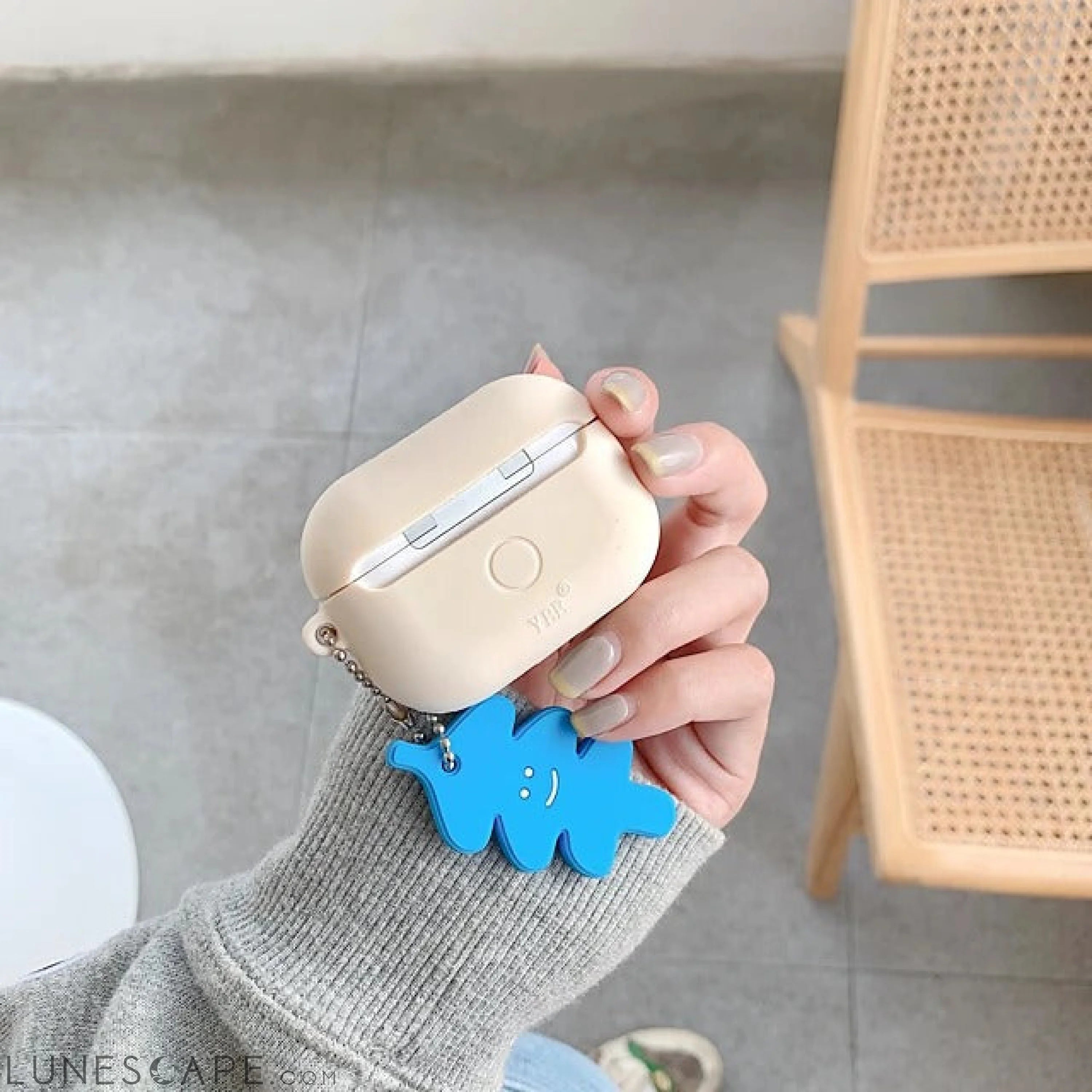 Cute Bear AirPods Pro Headphone Case LUNESCAPE