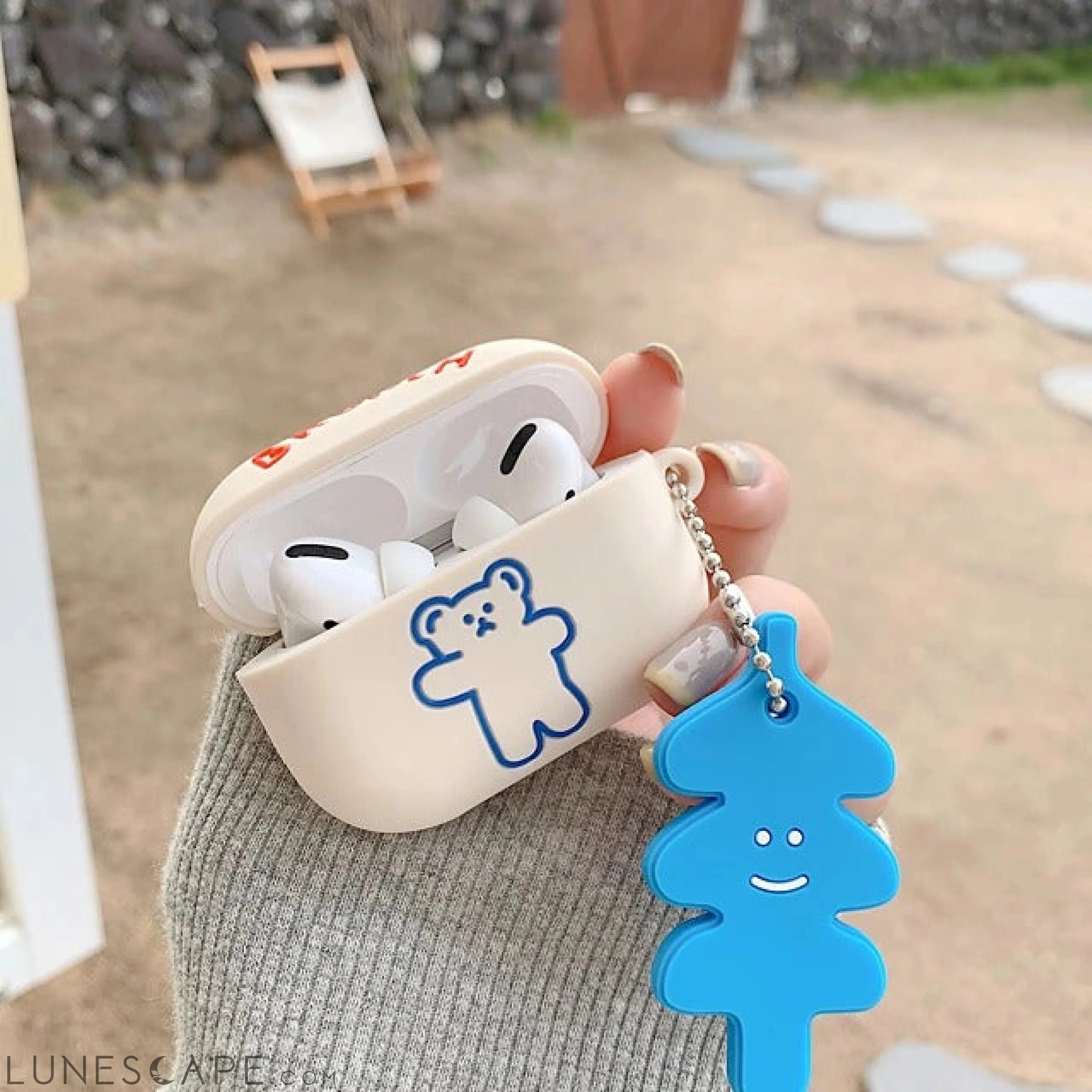 Cute Bear AirPods Pro Headphone Case LUNESCAPE