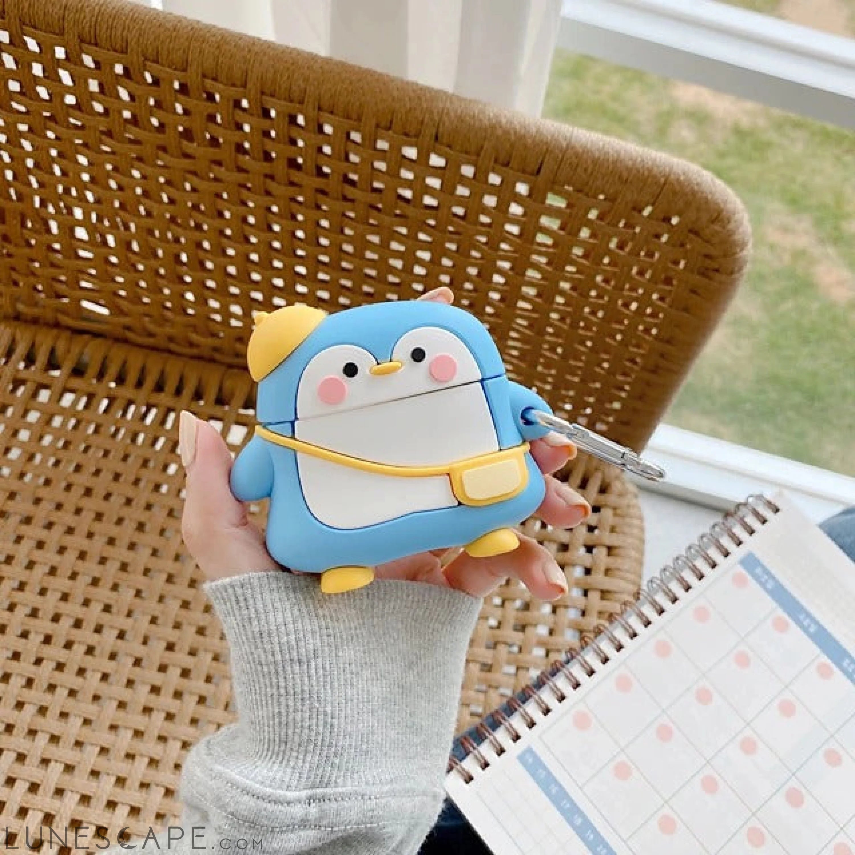 Cute Penguin AirPods Case LUNESCAPE