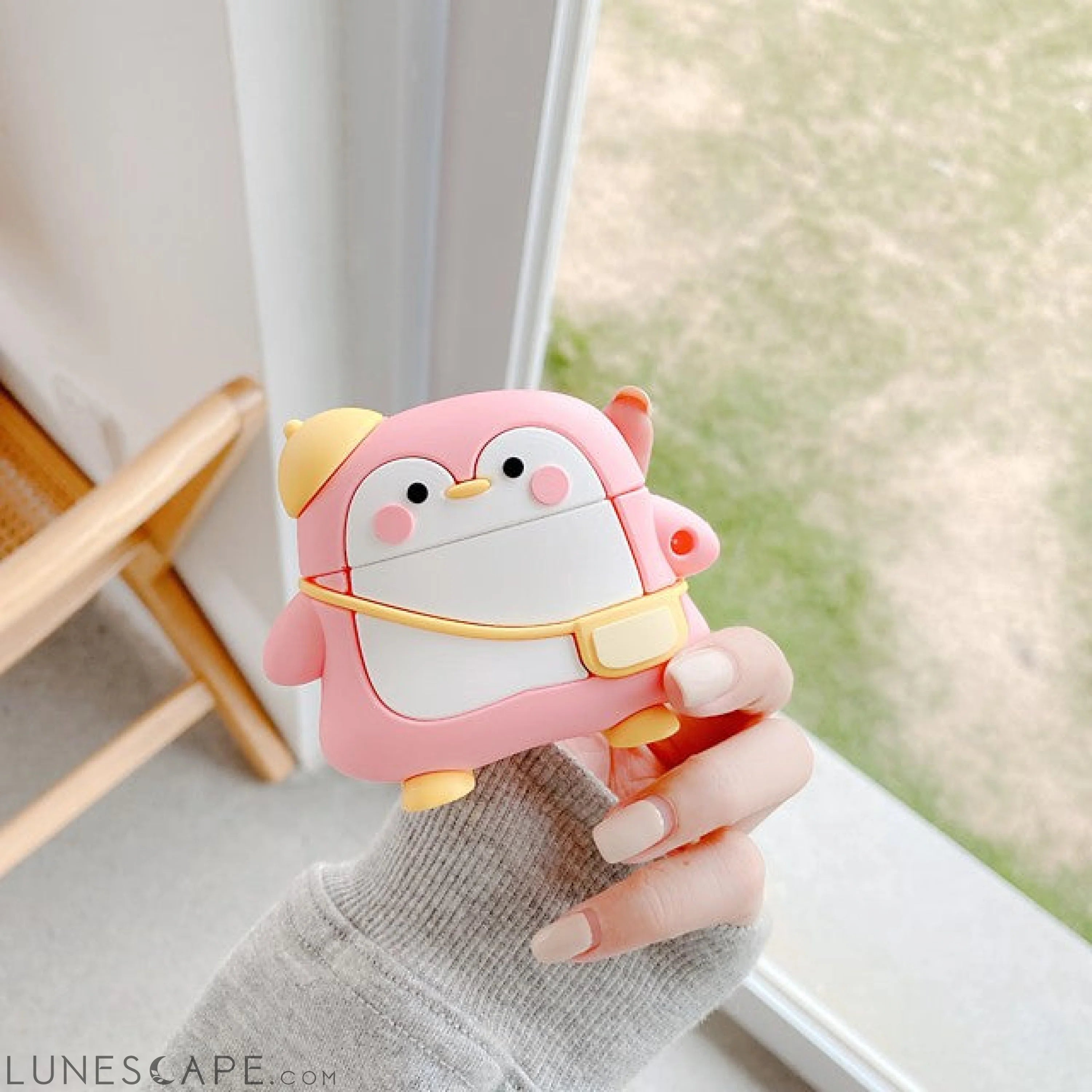Cute Penguin AirPods Case LUNESCAPE