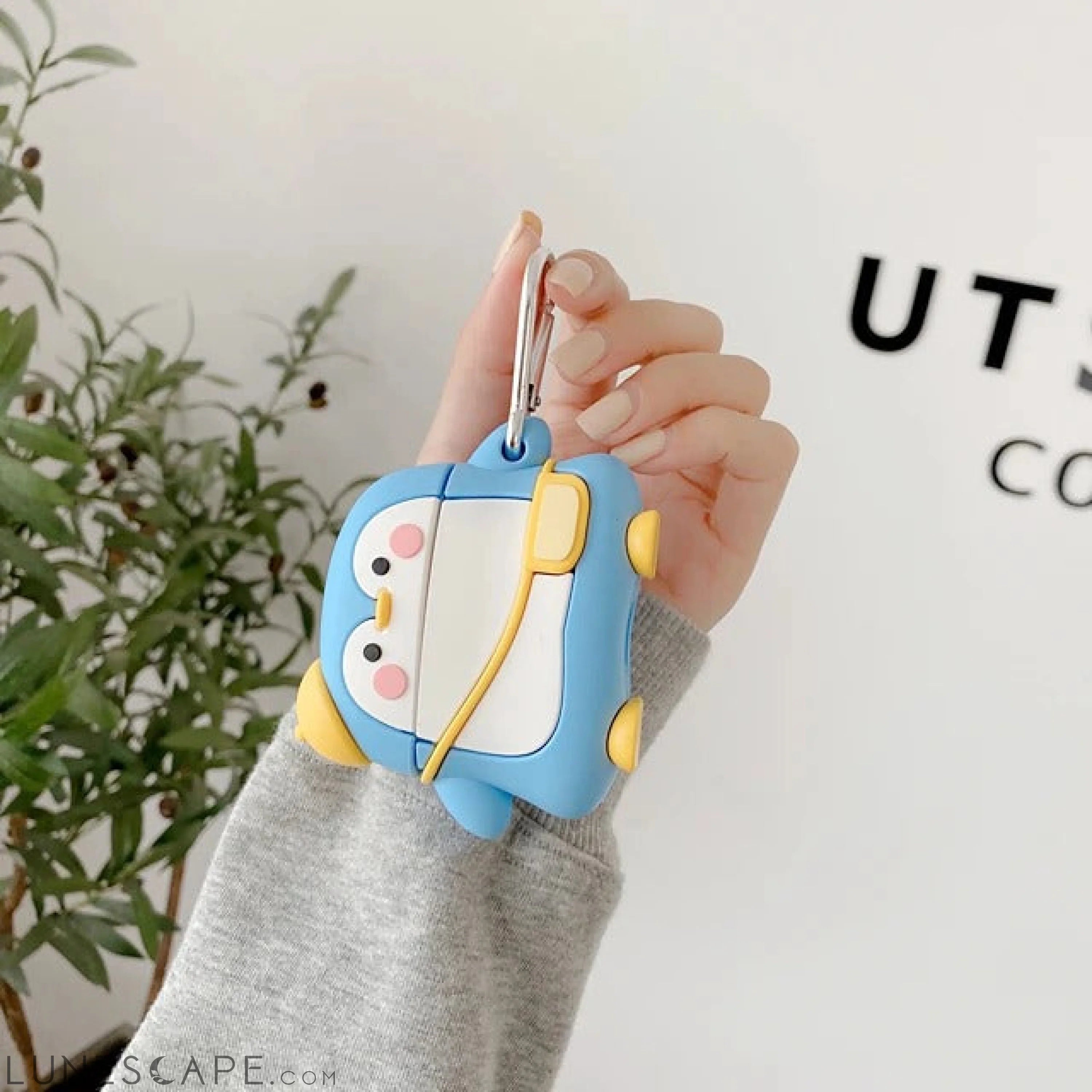 Cute Penguin AirPods Case LUNESCAPE