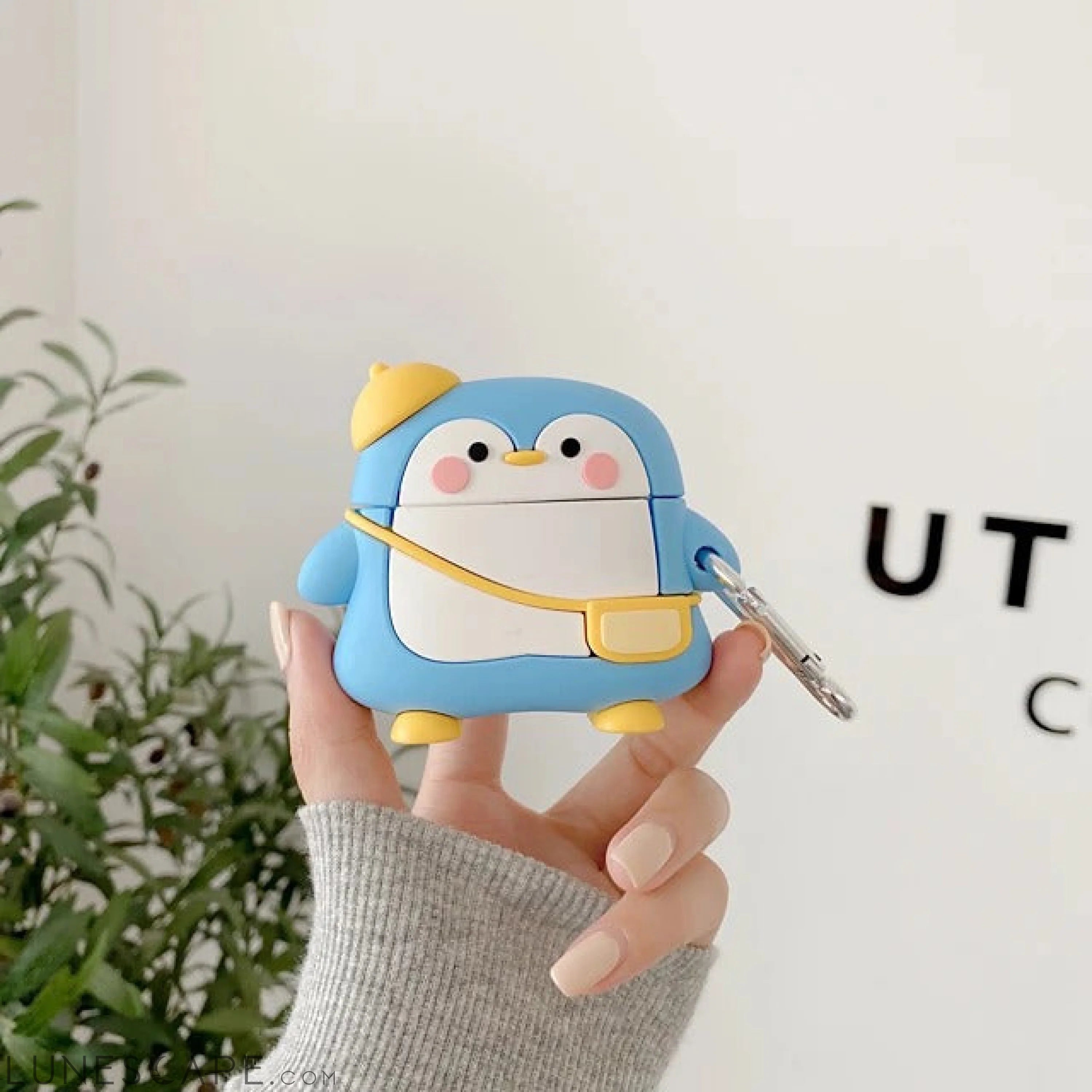 Cute Penguin AirPods Case LUNESCAPE