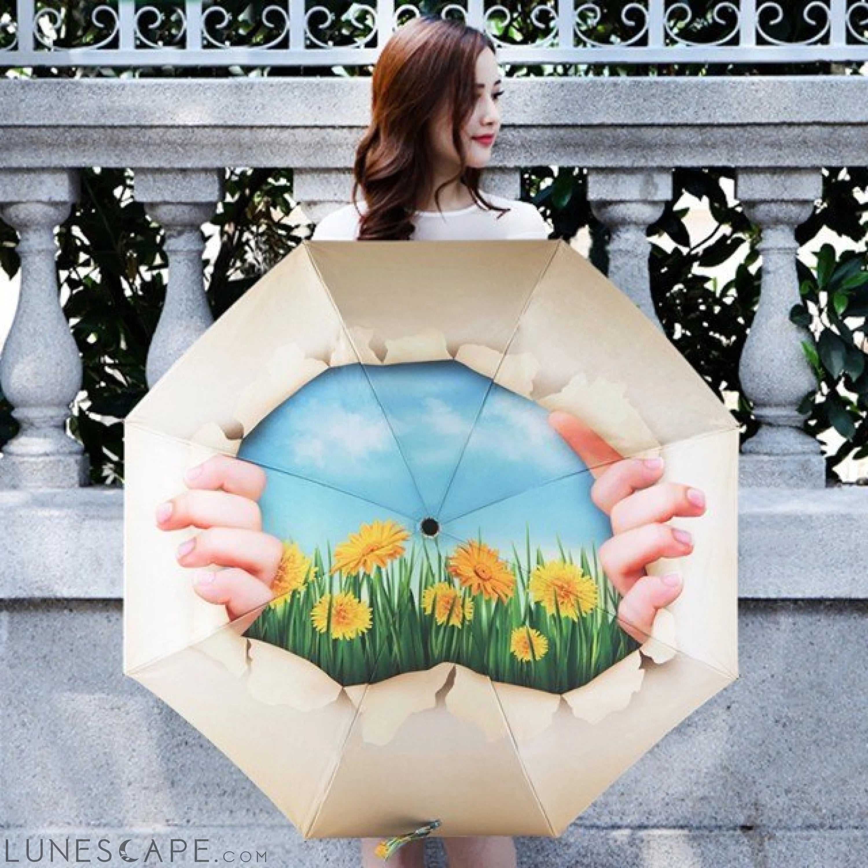 Daisy Sunny Umbrella LUNESCAPE