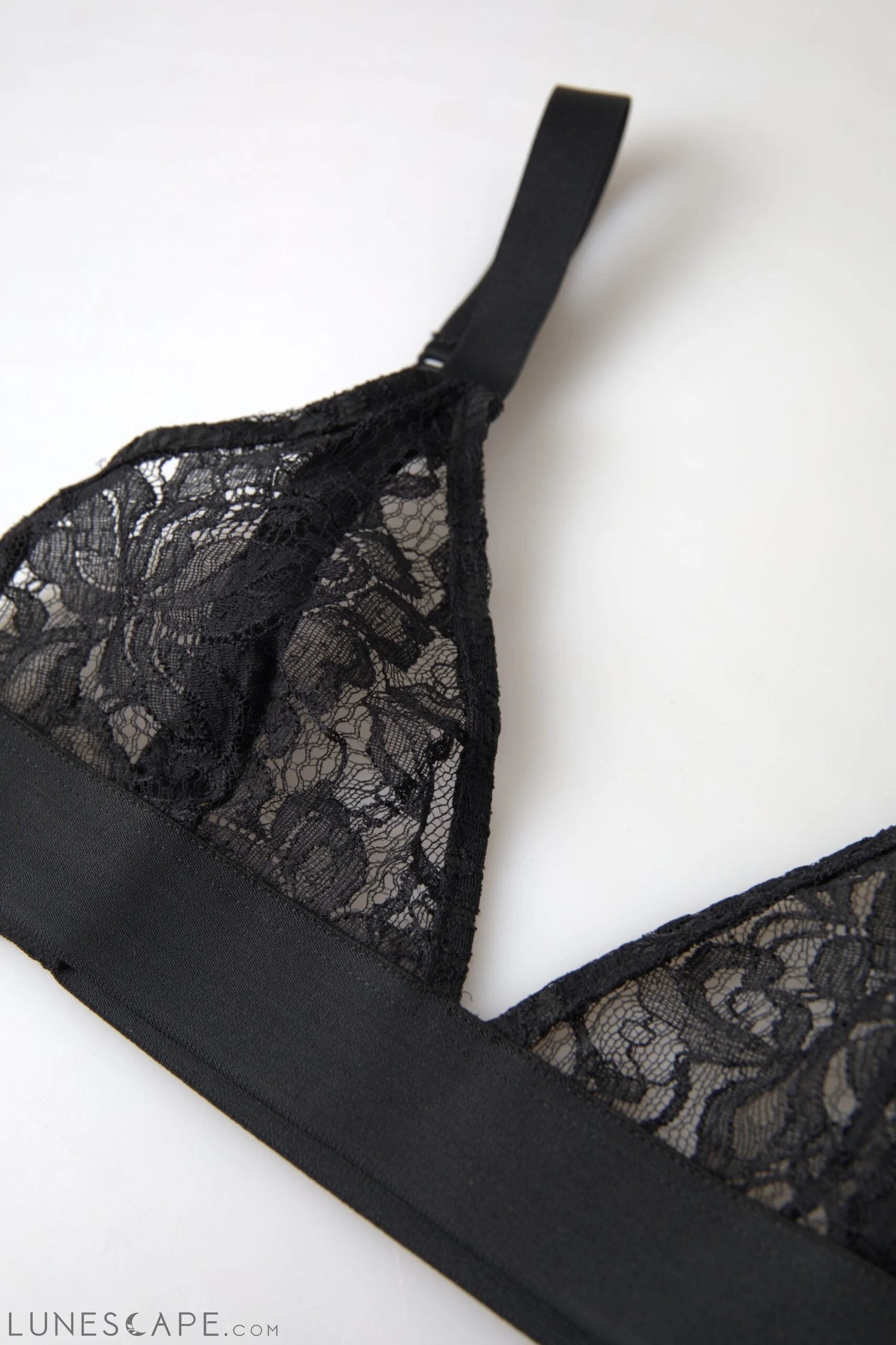 Dolce & Gabbana Elegant Floral Lace Stretch Balconcino Bra LUNESCAPE
