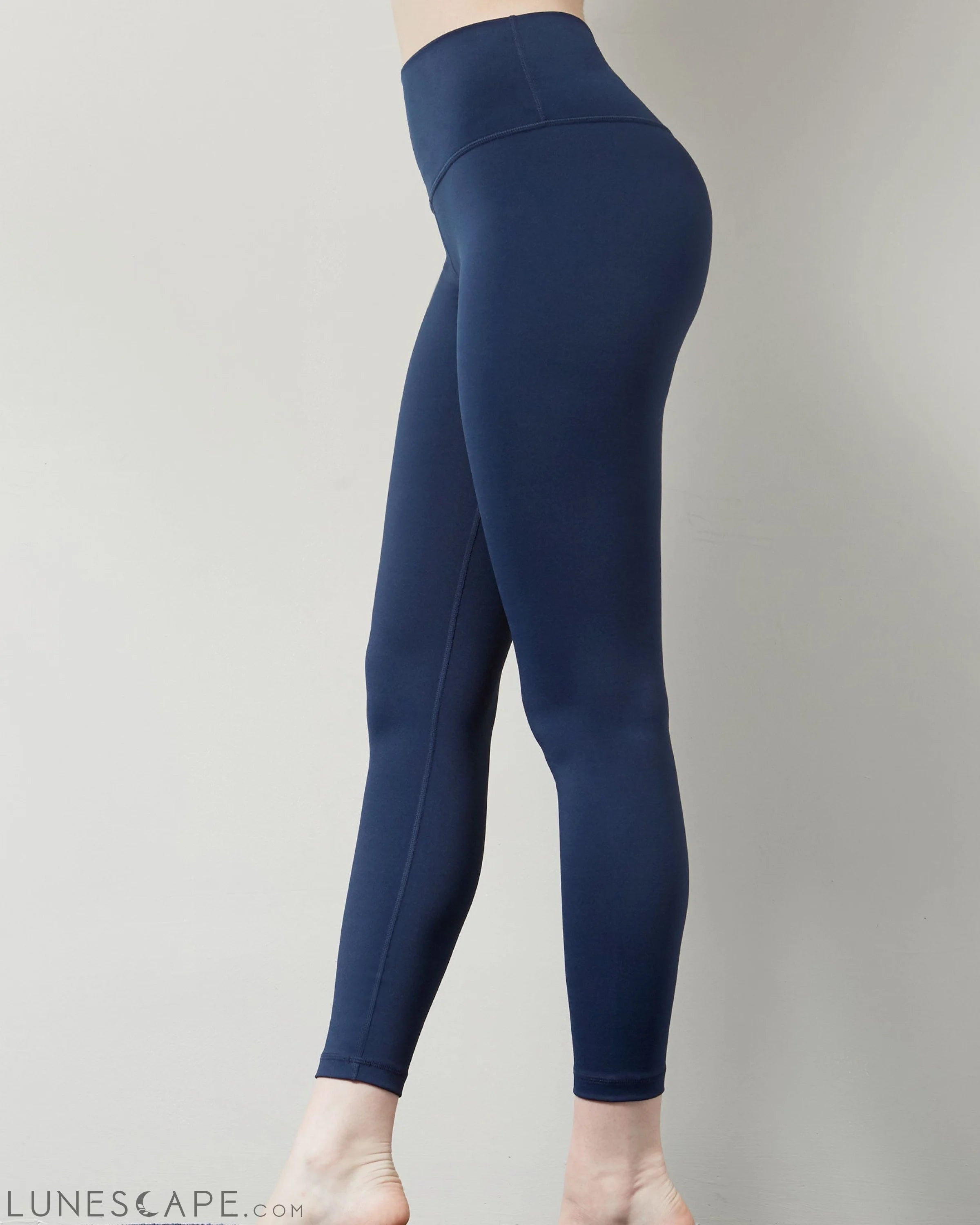 Essential Ventiflo™ Leggings 26" LUNESCAPE