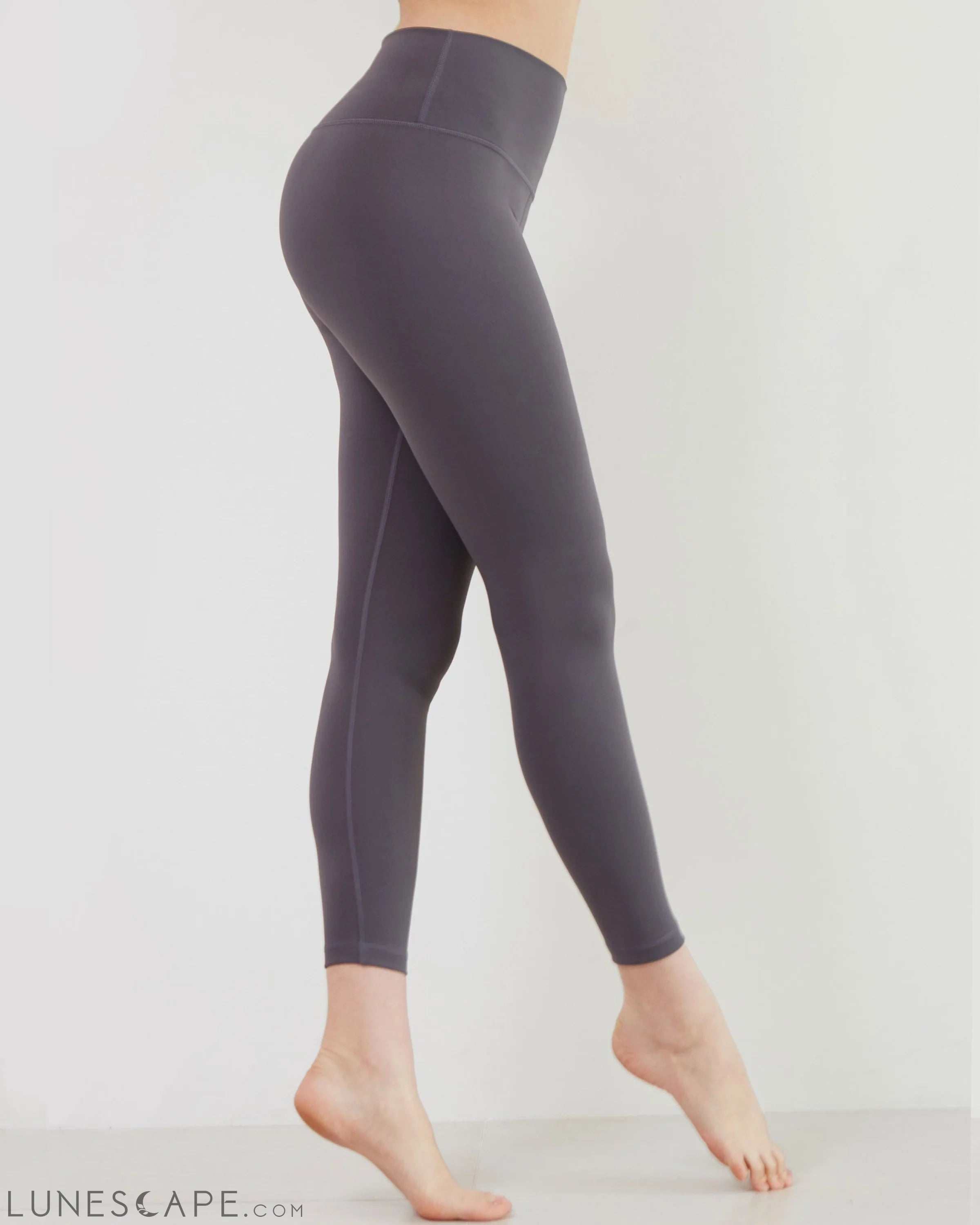 Essential Ventiflo™ Leggings 26" LUNESCAPE