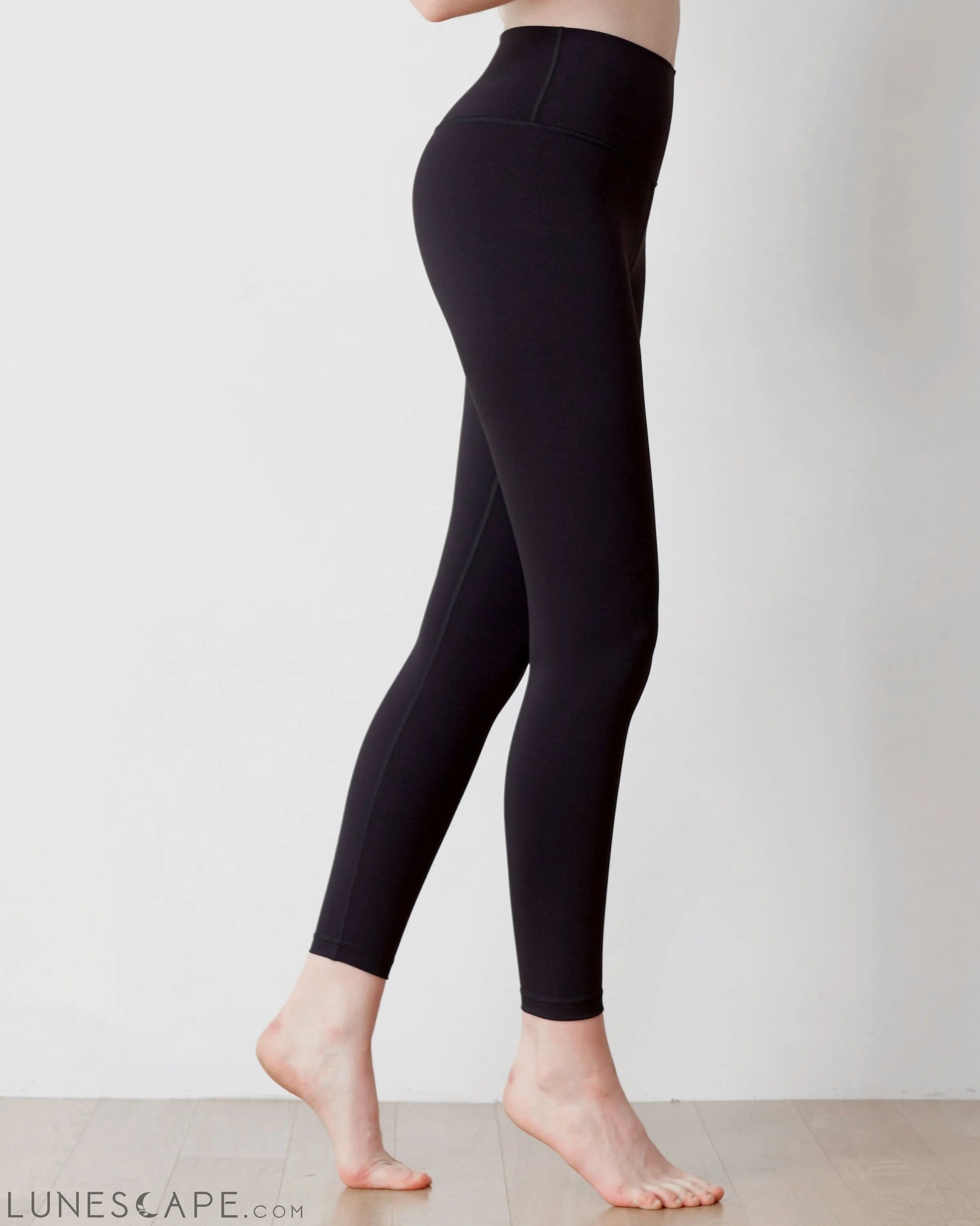 Essential Ventiflo™ Leggings 26" LUNESCAPE