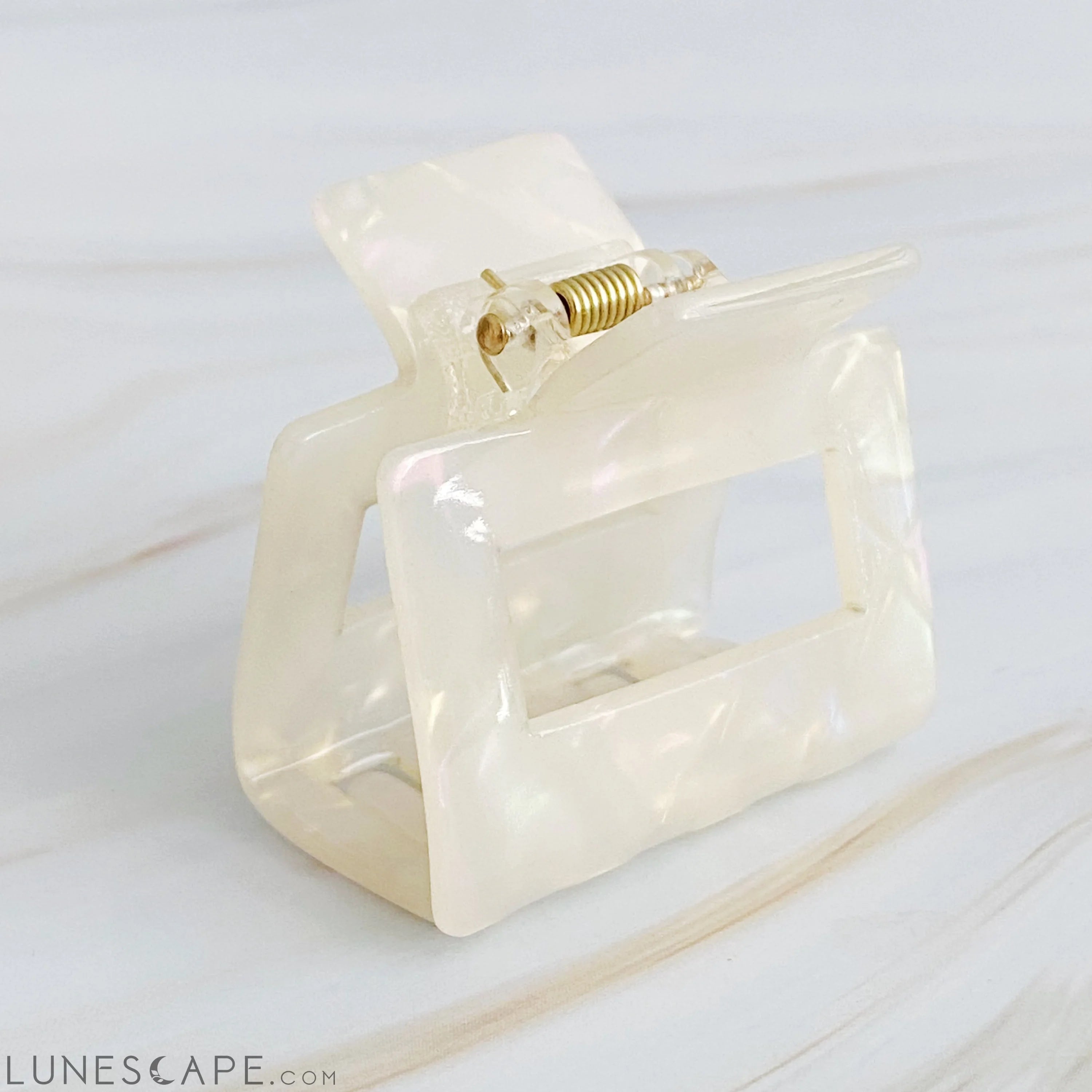 Everyday Perfect Hair Claw LUNESCAPE