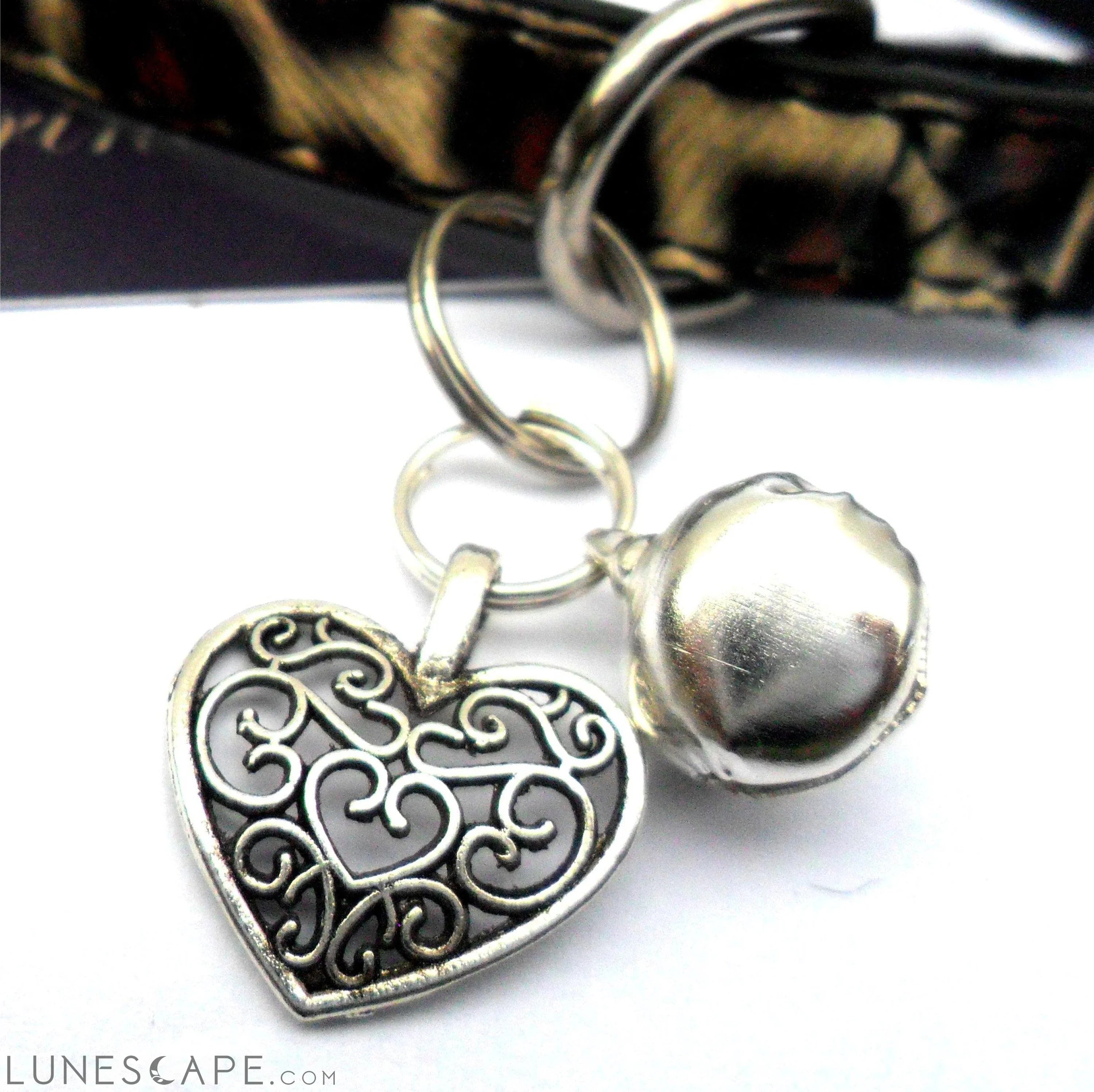 Filigree Heart Pet Charm LUNESCAPE