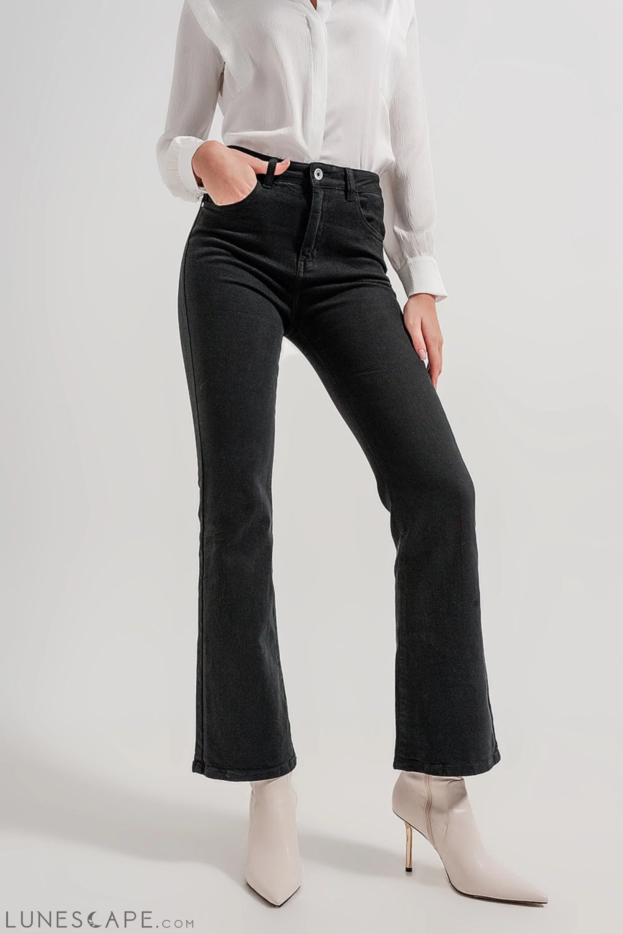 Flared Jeans in Black LUNESCAPE