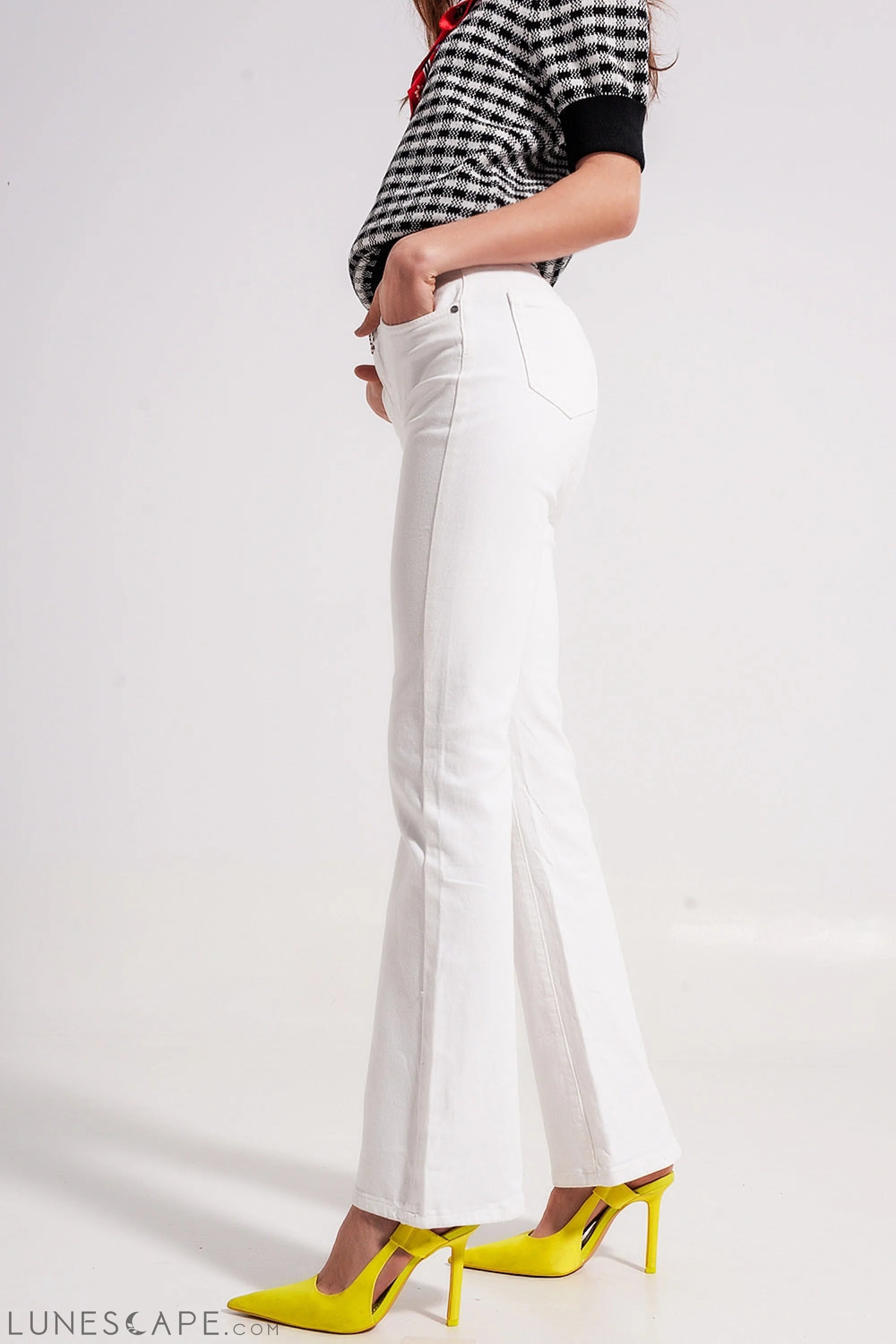 Flared Jeans in White LUNESCAPE