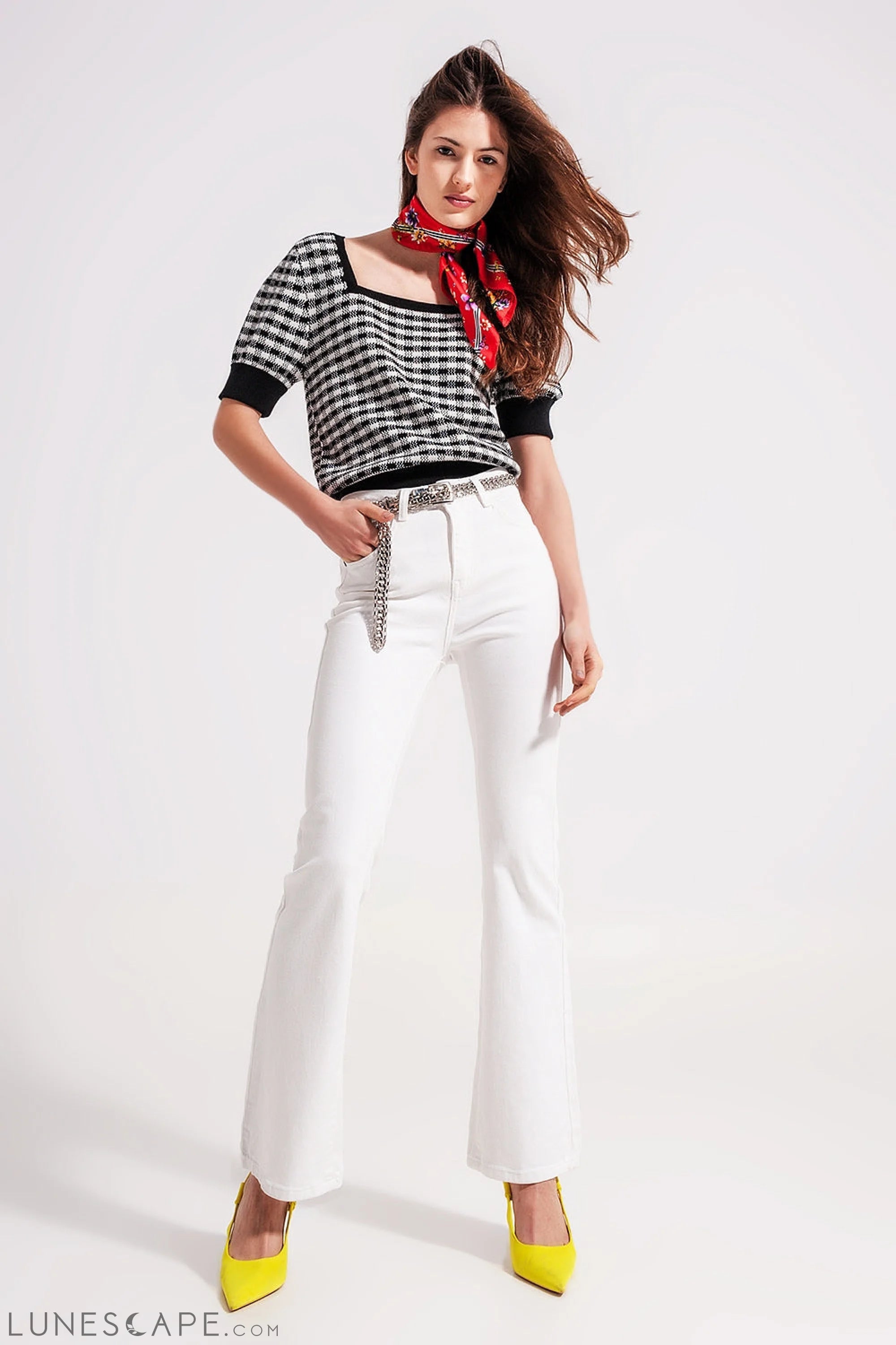 Flared Jeans in White LUNESCAPE