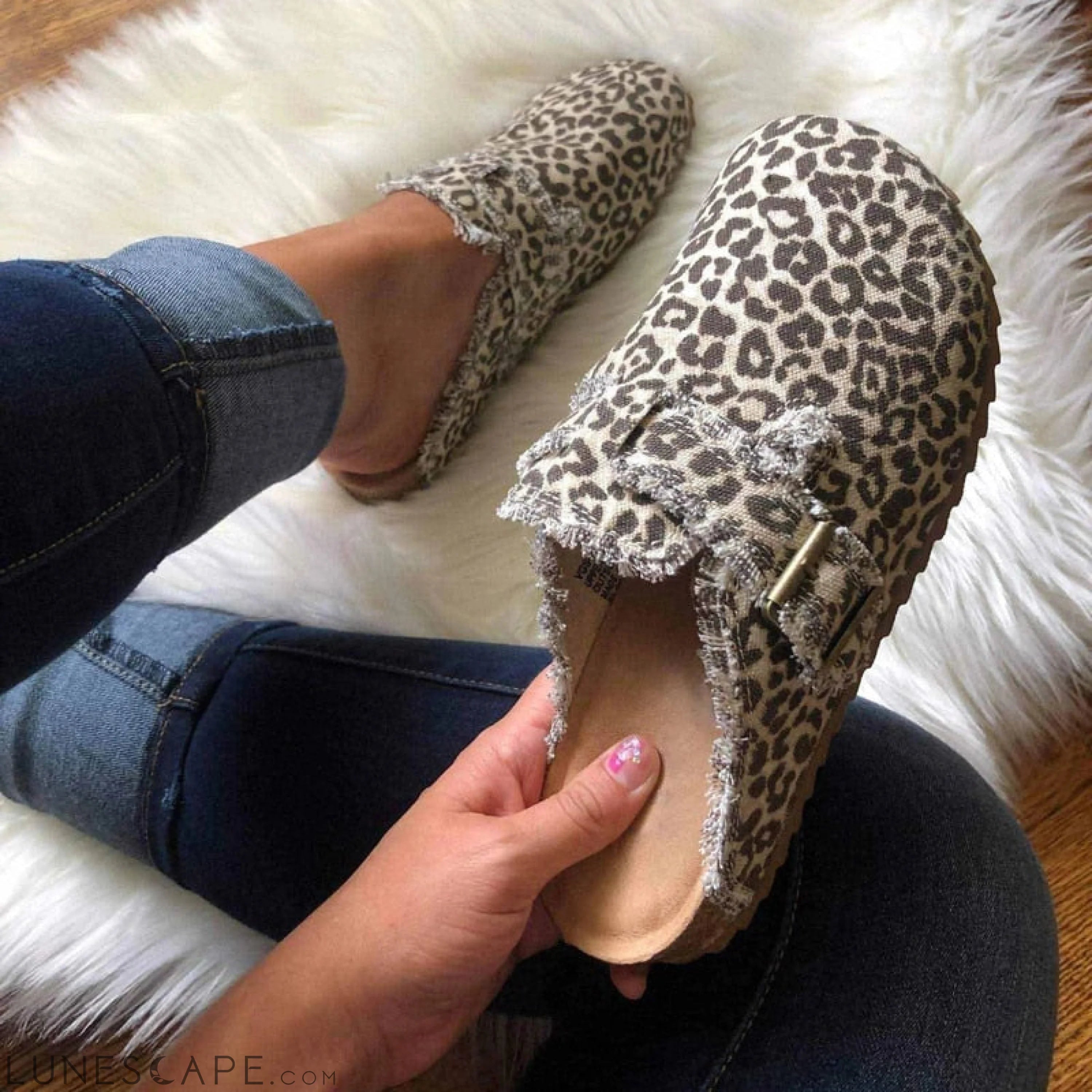 Flat Heel Round Toe Canvas Loafer Women's Vintage Clogs LUNESCAPE