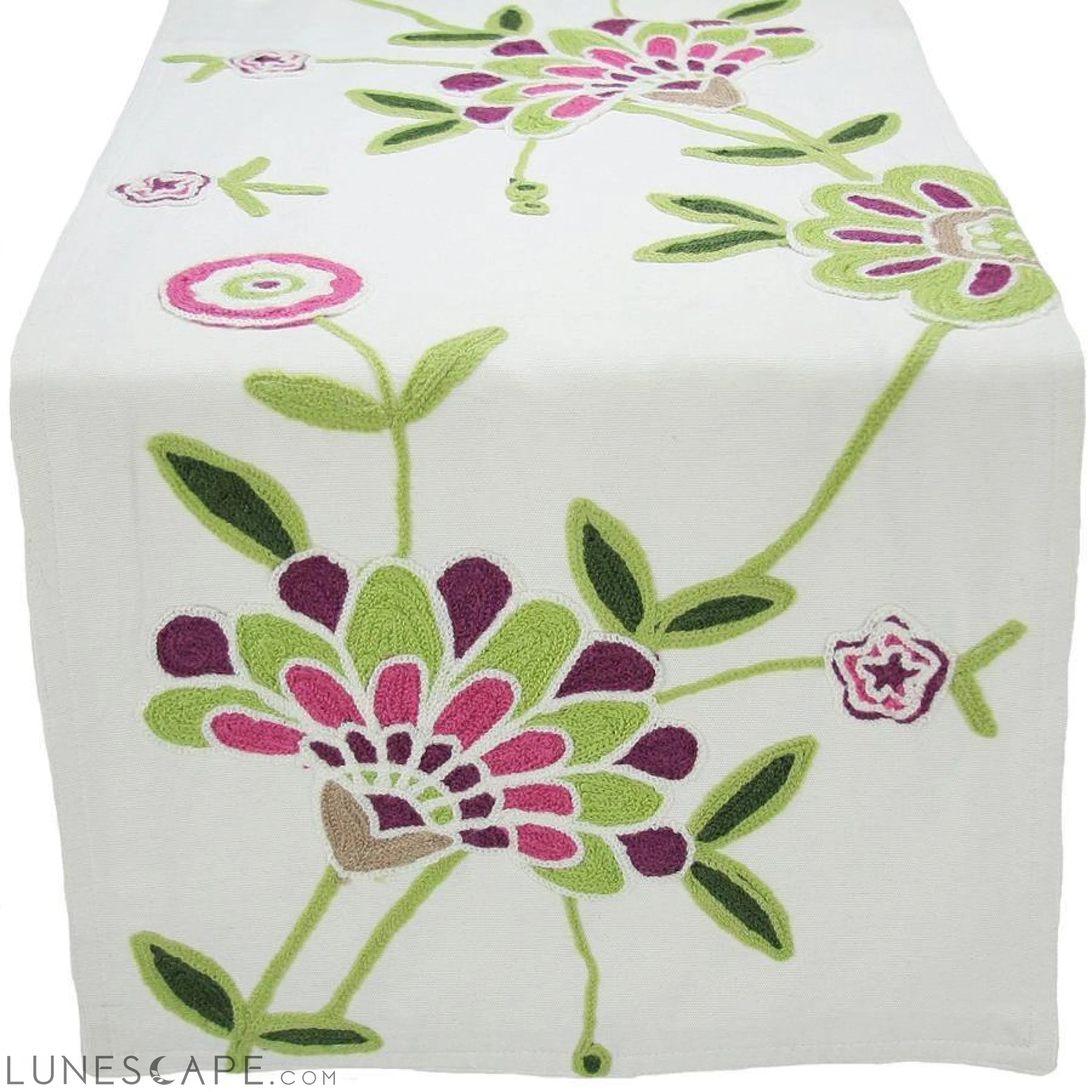 Floral Embroidered Table Runner LUNESCAPE