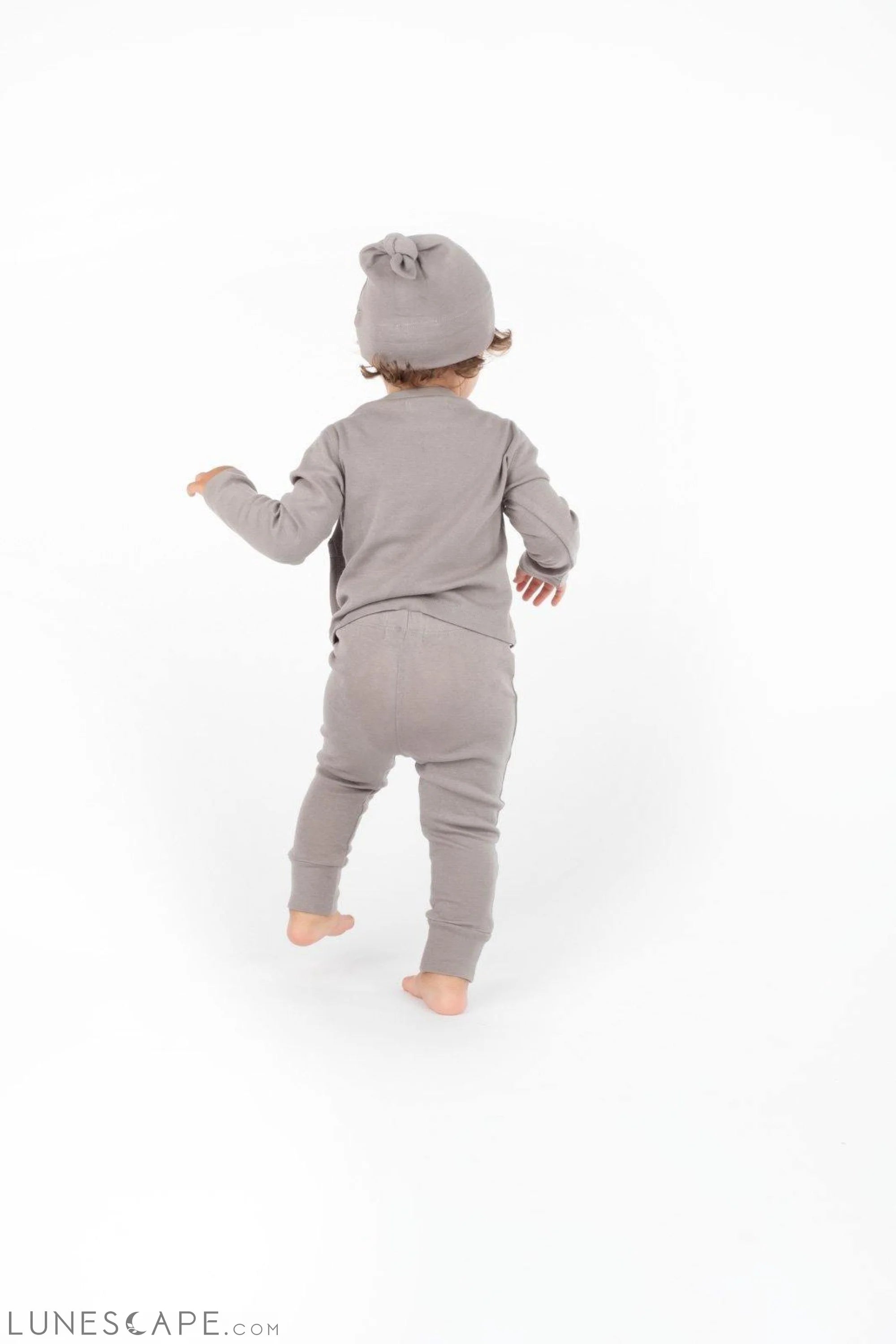 "Footsie Tootsie" Pants - Gray LUNESCAPE