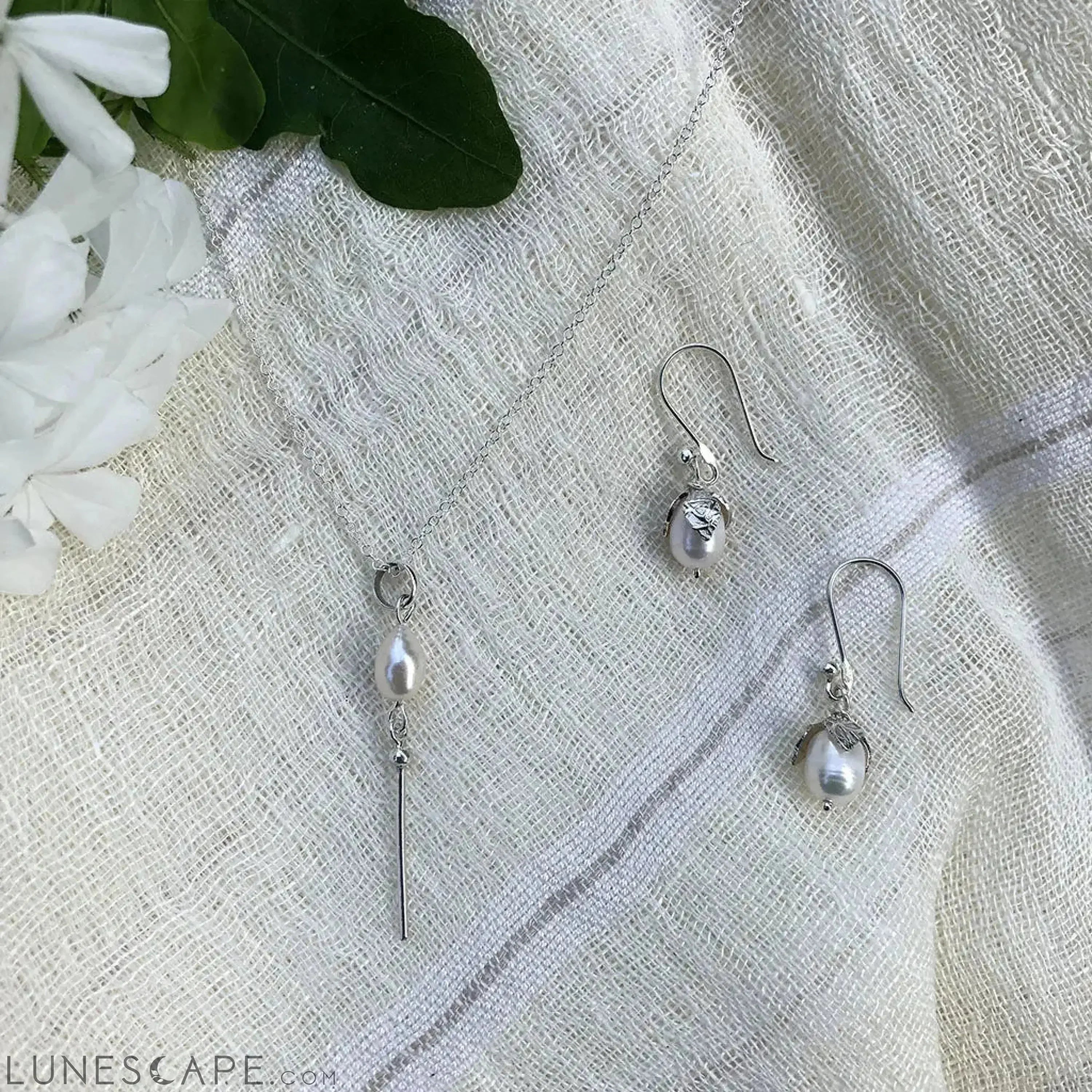 Freshwater Pearl Teardrop Earrings LUNESCAPE