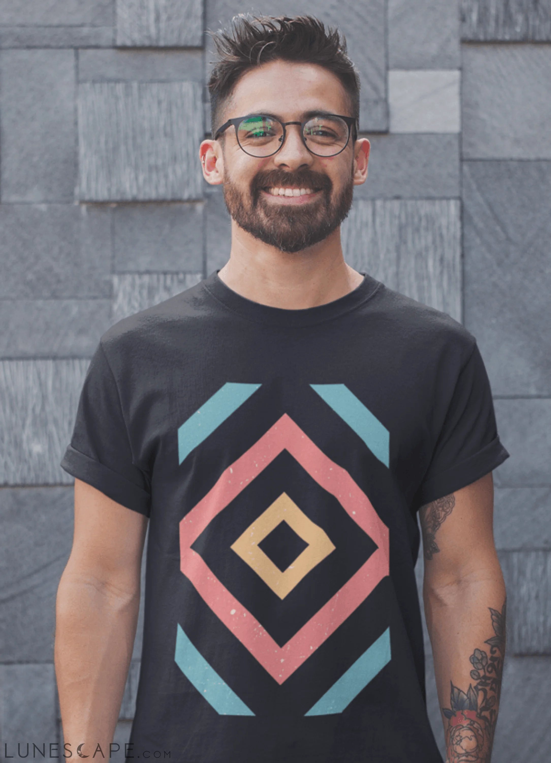 Geometric Design T-shirt LUNESCAPE