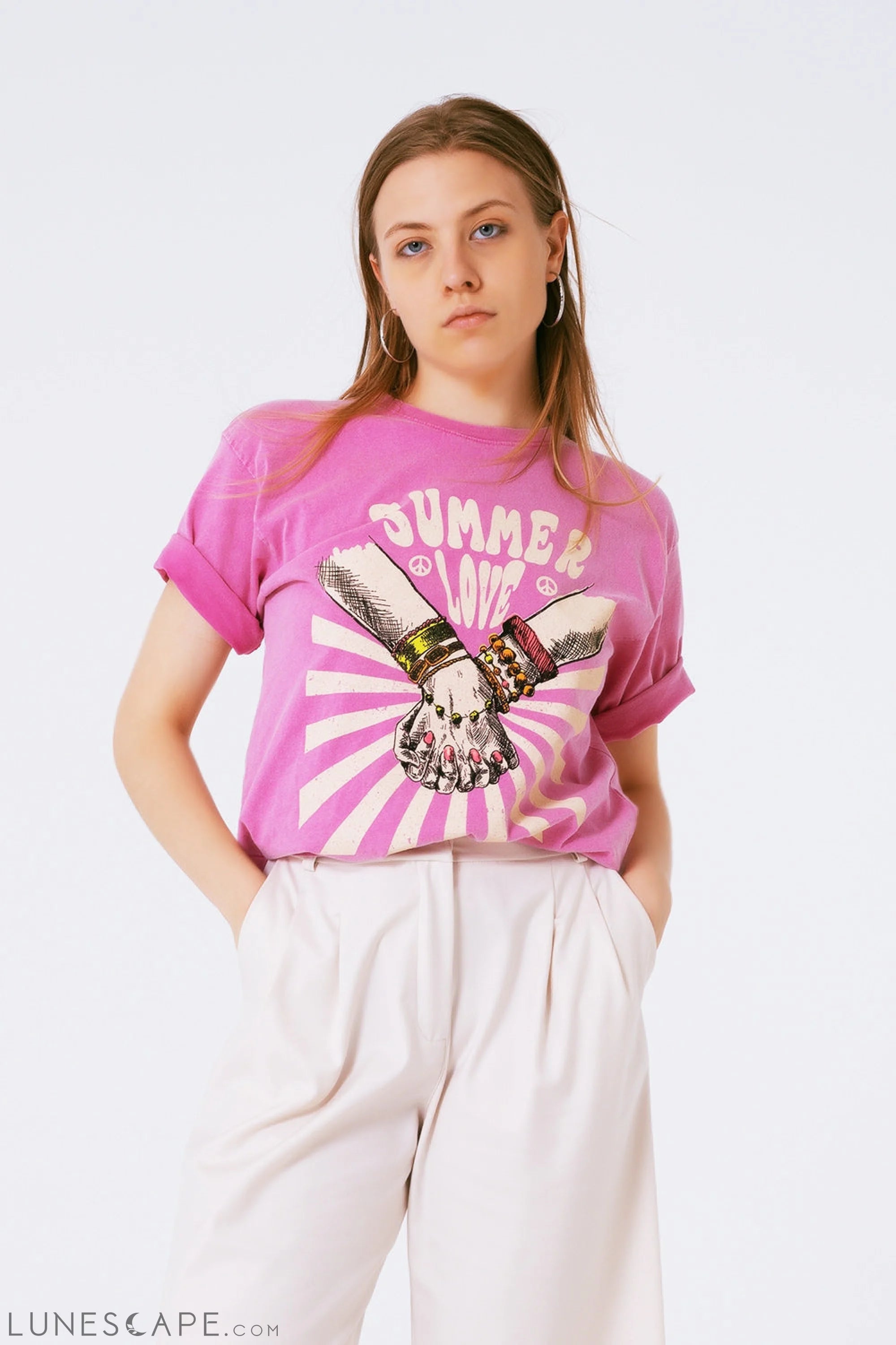 Graphic T-Shirt With Text Summer Love in Pink LUNESCAPE