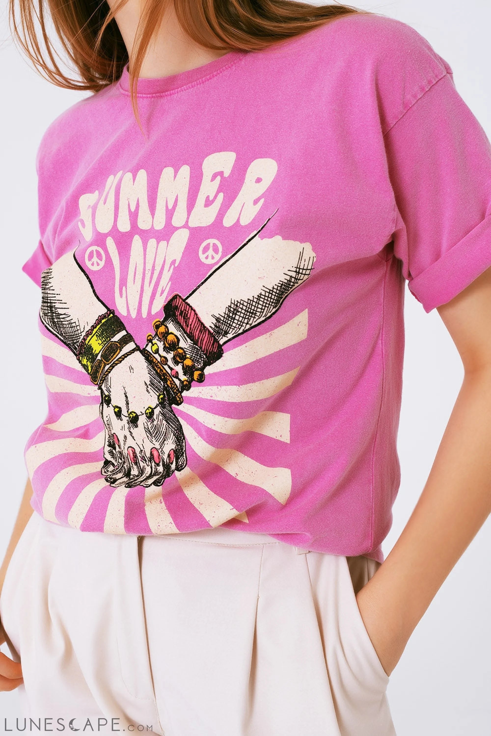 Graphic T-Shirt With Text Summer Love in Pink LUNESCAPE