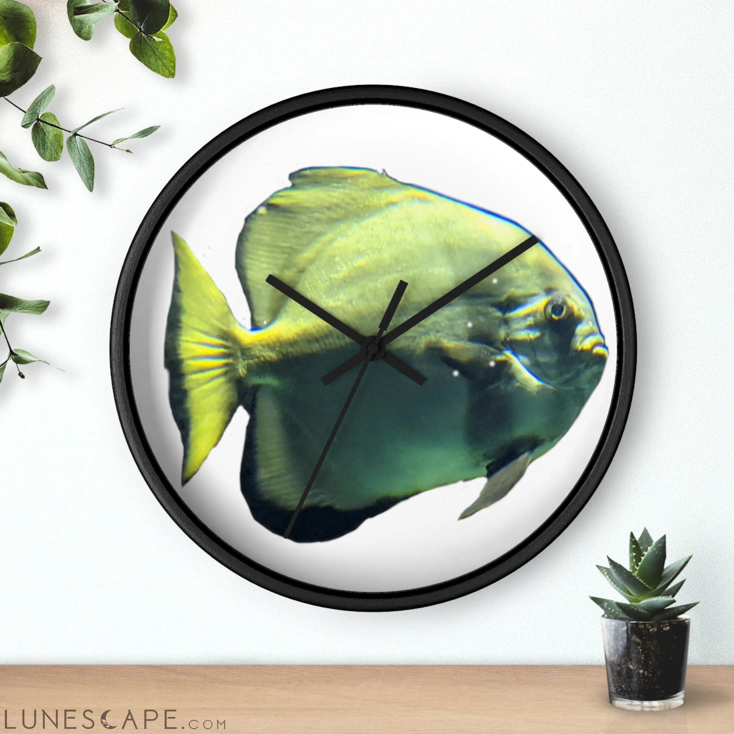 Green Fish Wall clock LUNESCAPE
