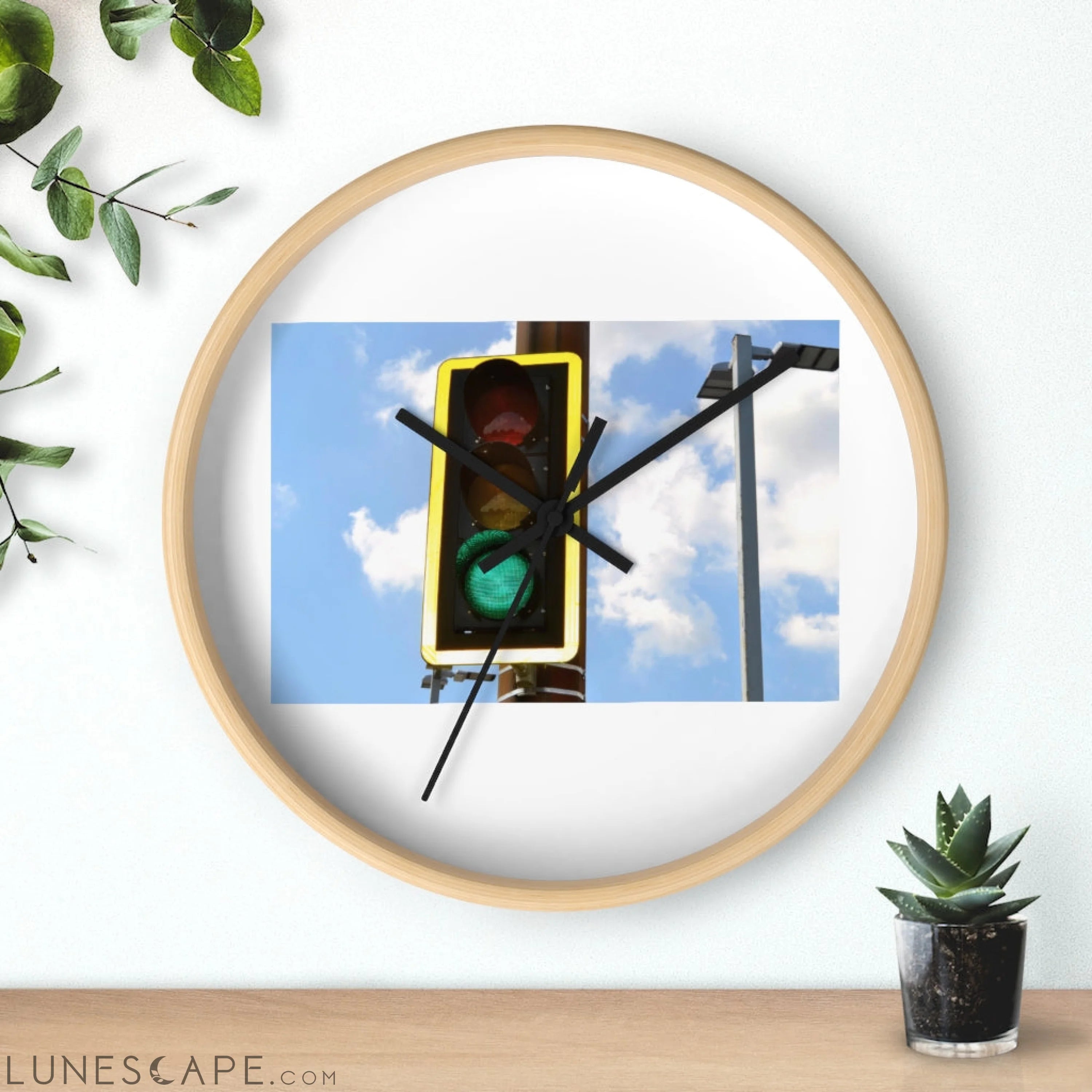Green Light Wall clock LUNESCAPE
