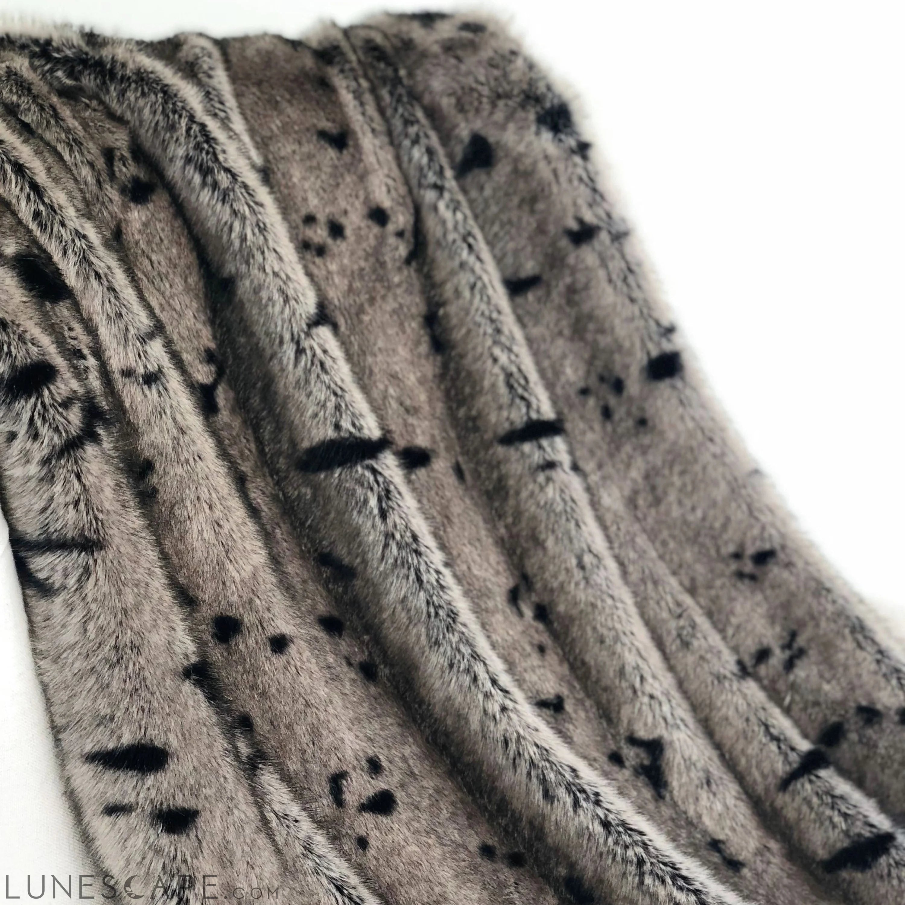 Gunmetal Gray Tones Tissavel Faux Fur Luxury Blanket & Throw LUNESCAPE