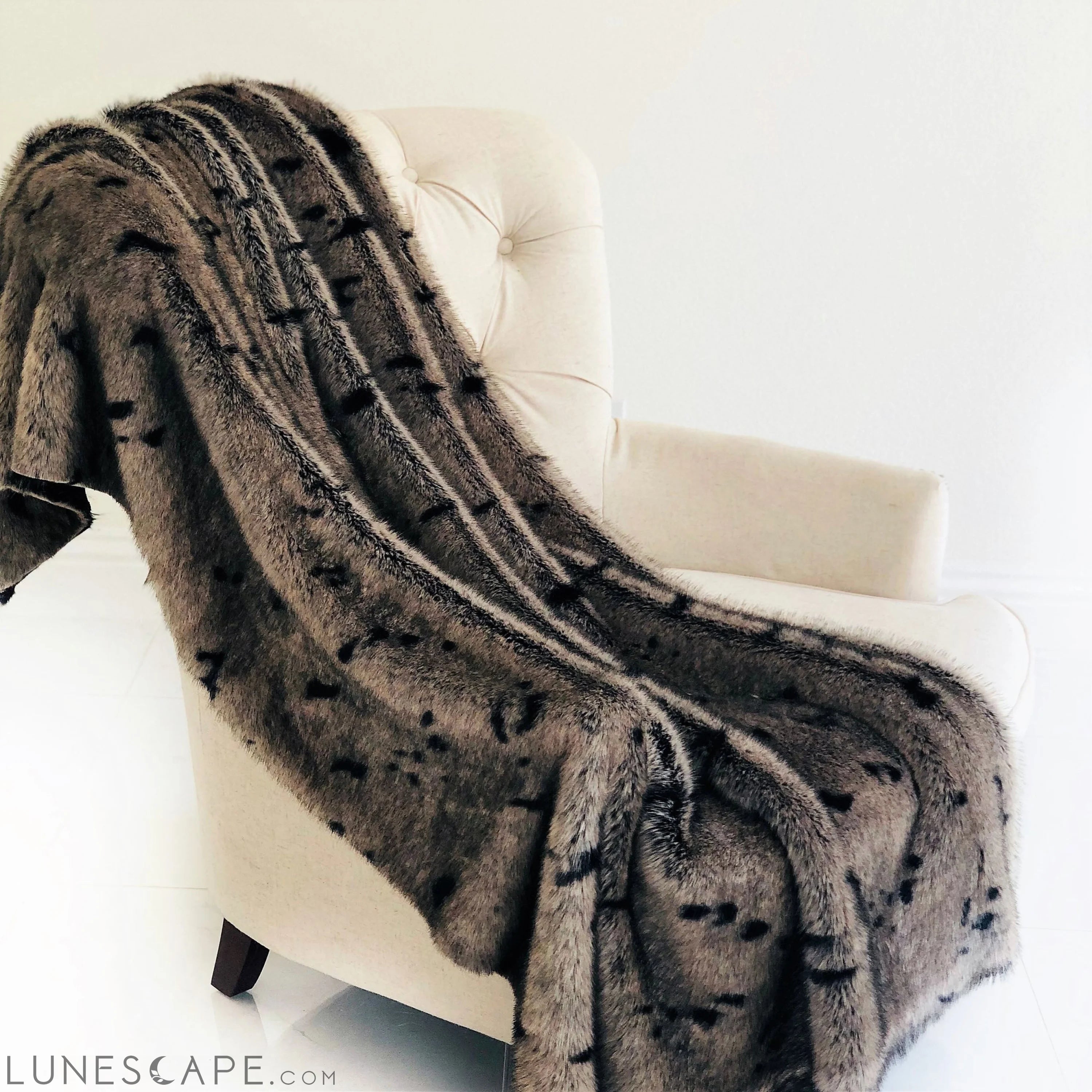 Gunmetal Gray Tones Tissavel Faux Fur Luxury Blanket & Throw LUNESCAPE