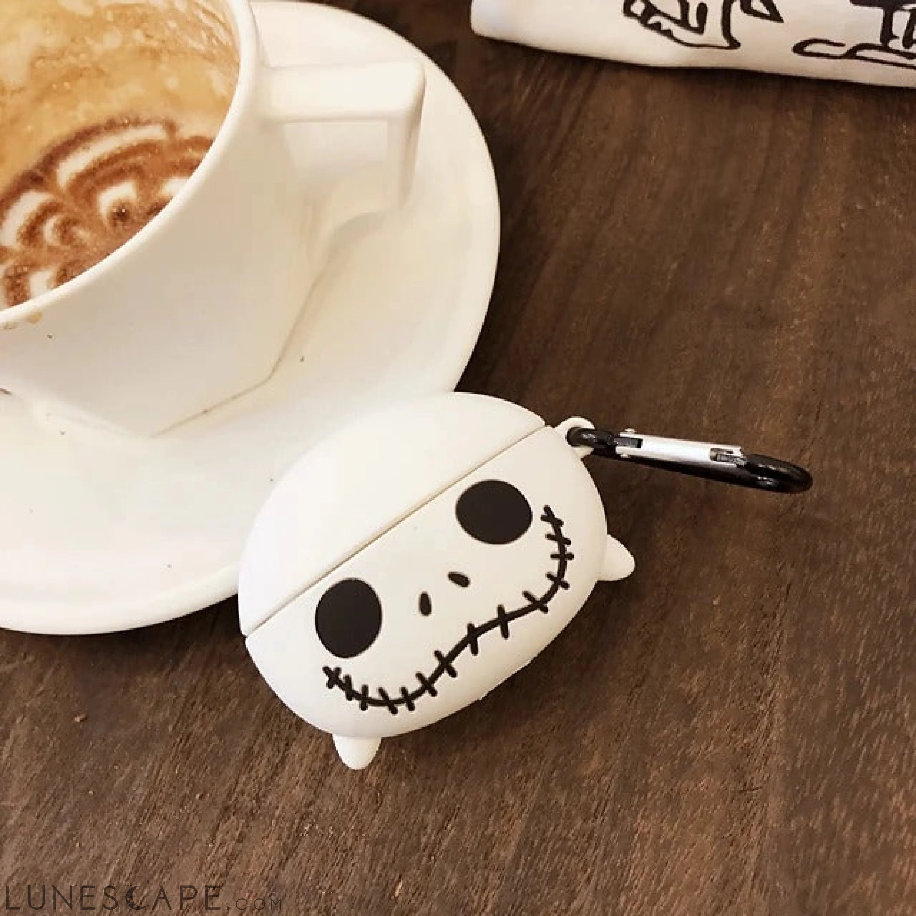 Happy Ghost AirPods Case LUNESCAPE
