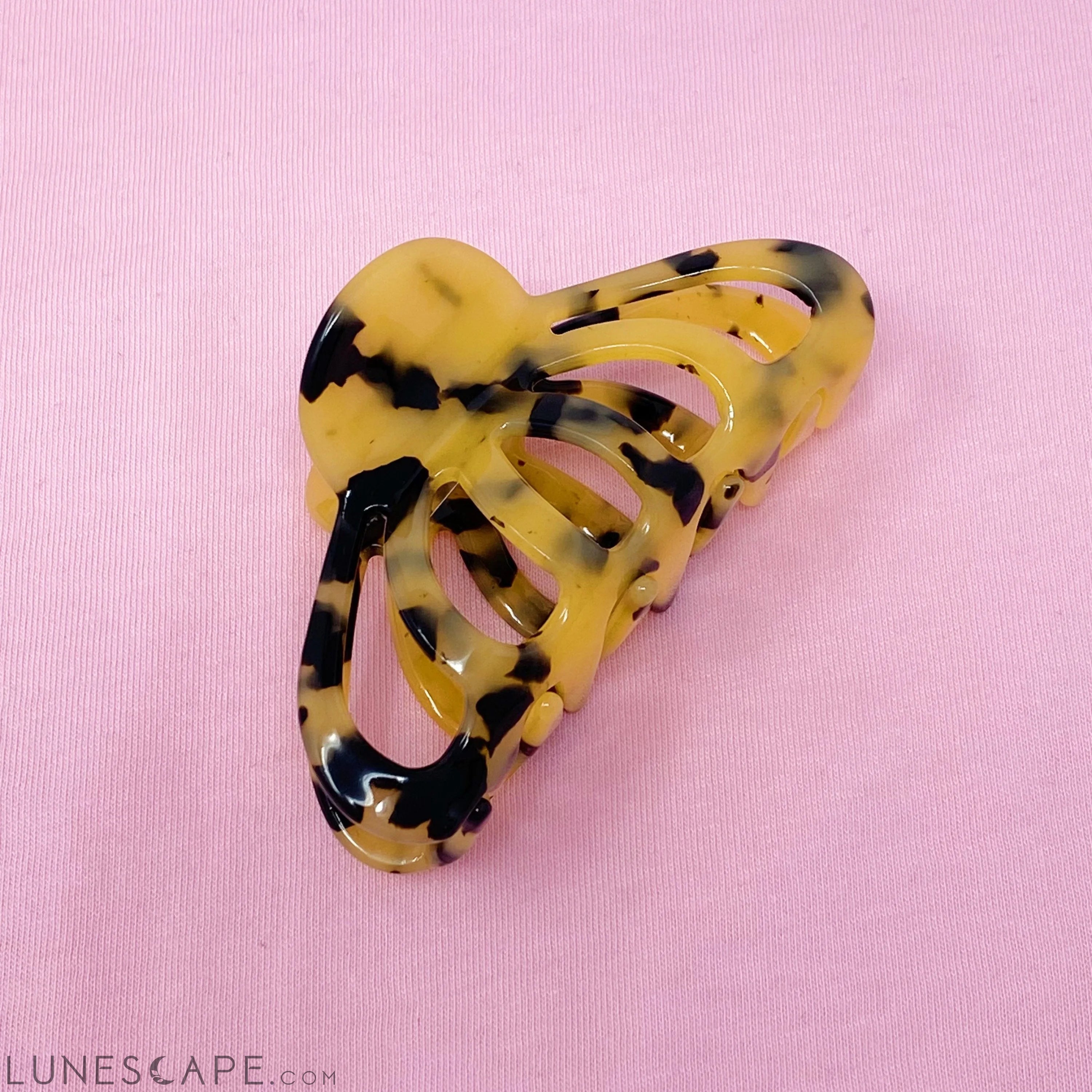 Harper Hair Claw LUNESCAPE