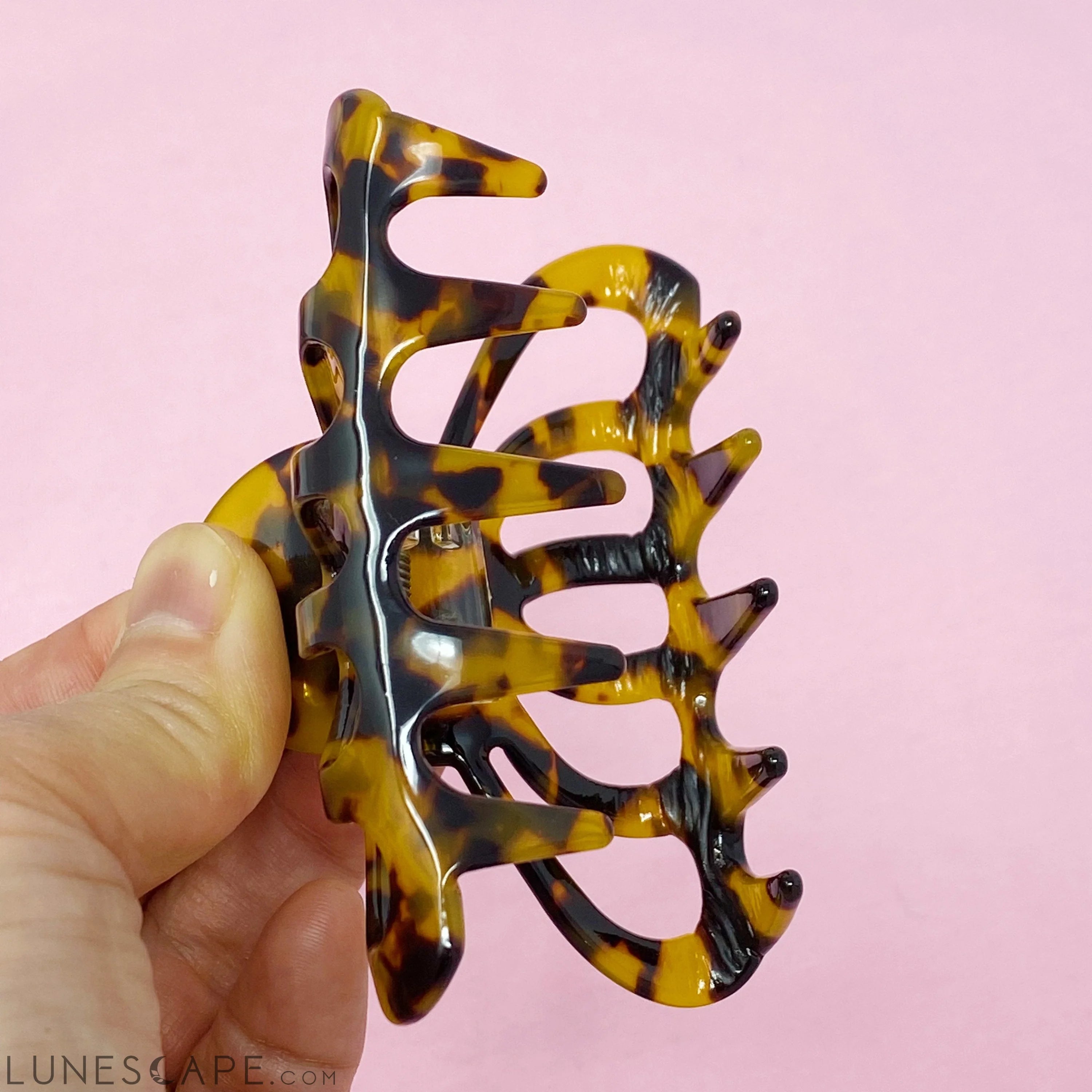 Harper Hair Claw LUNESCAPE