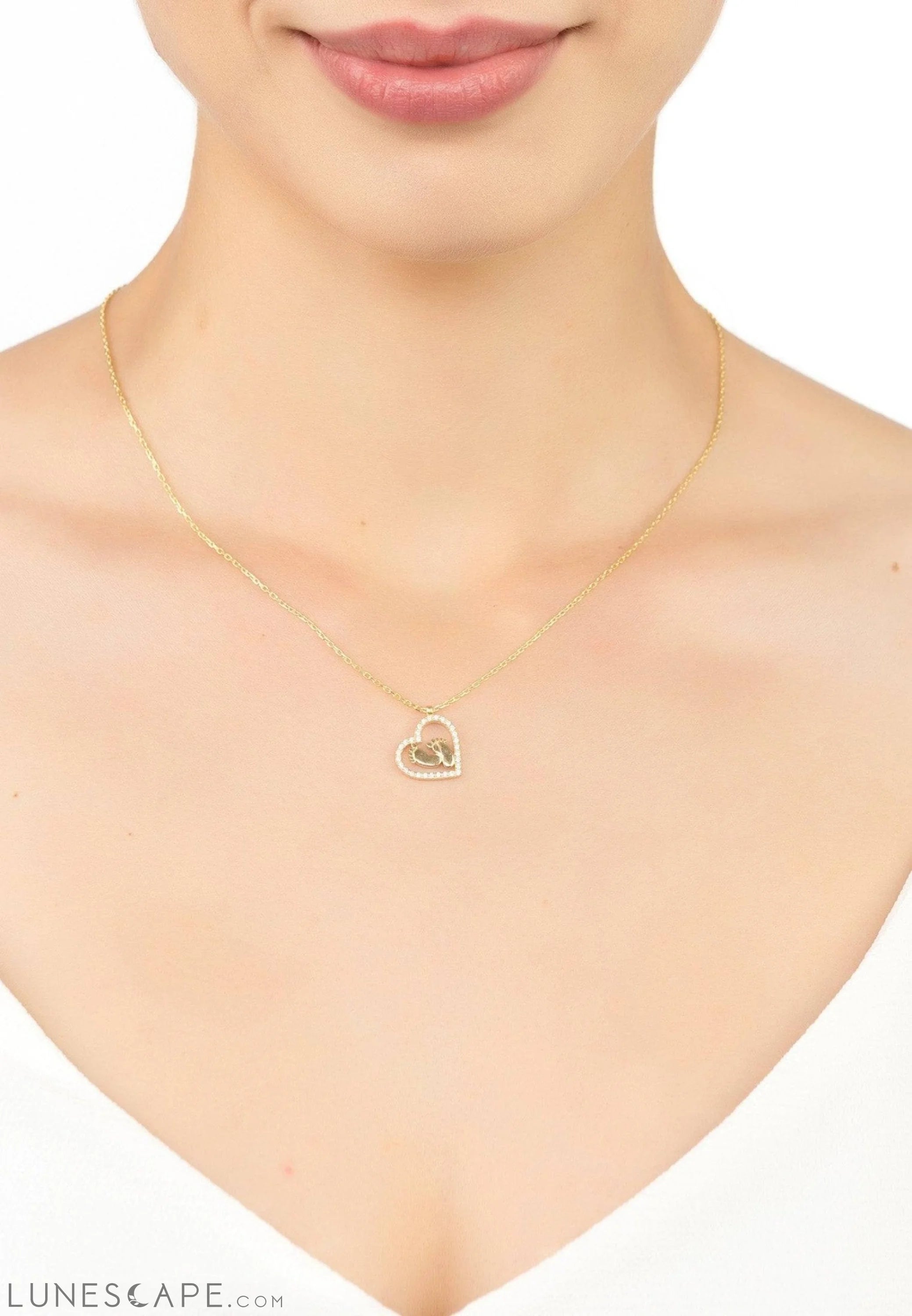 Heart Mum Pendant Necklace Gold LUNESCAPE