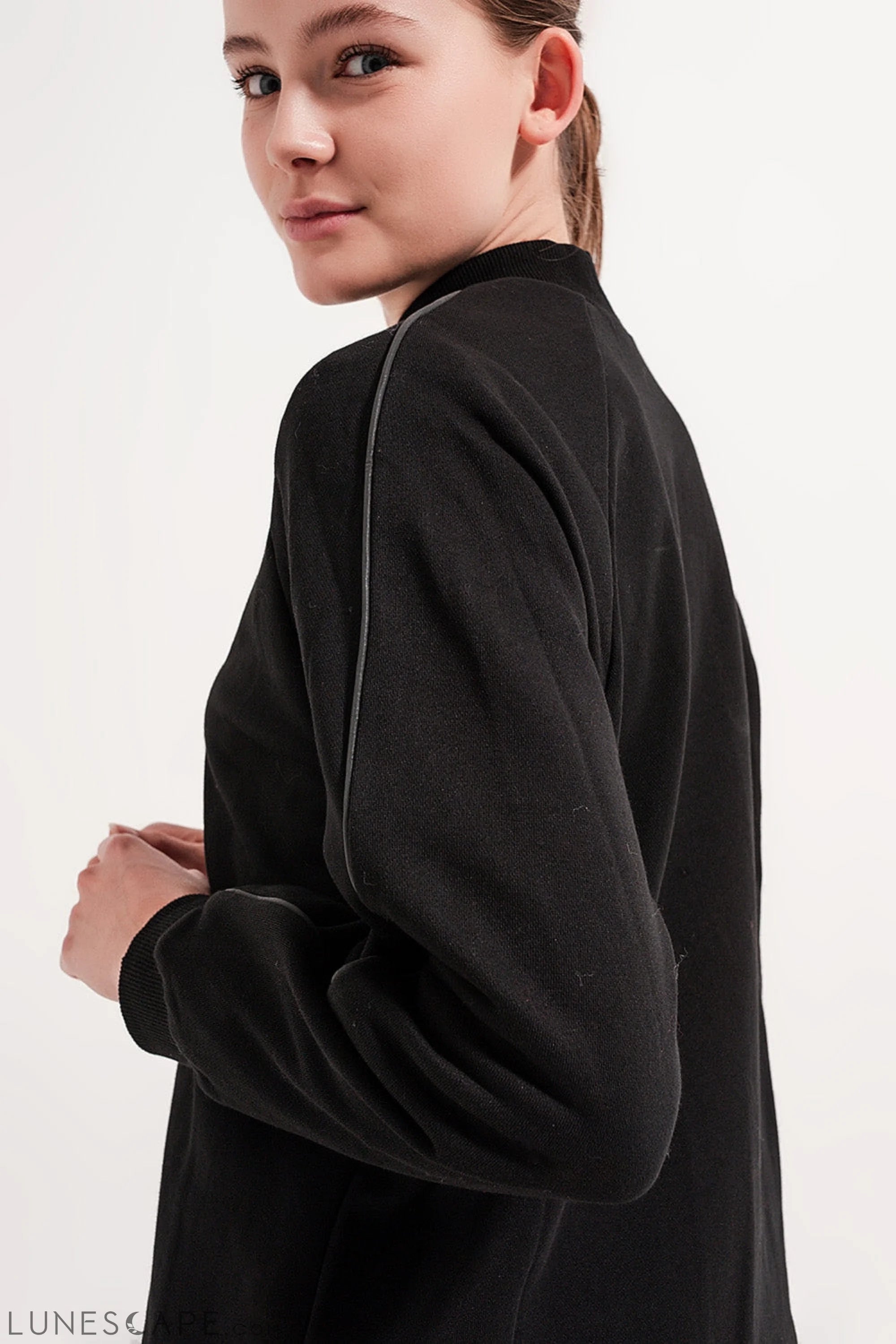 High Neck Sweatshirt in Black LUNESCAPE