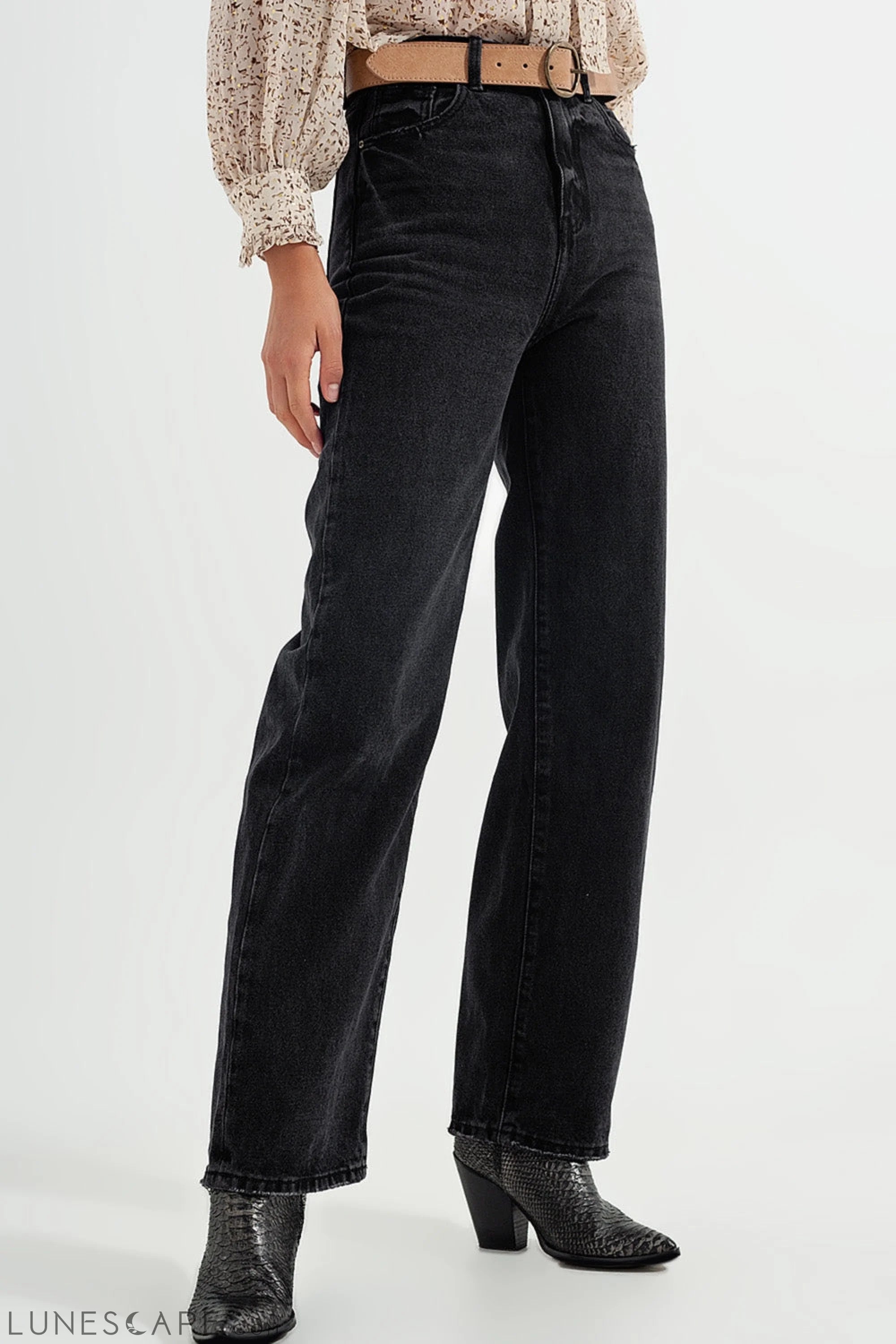 High Rise Straight Jeans in Washed Black LUNESCAPE