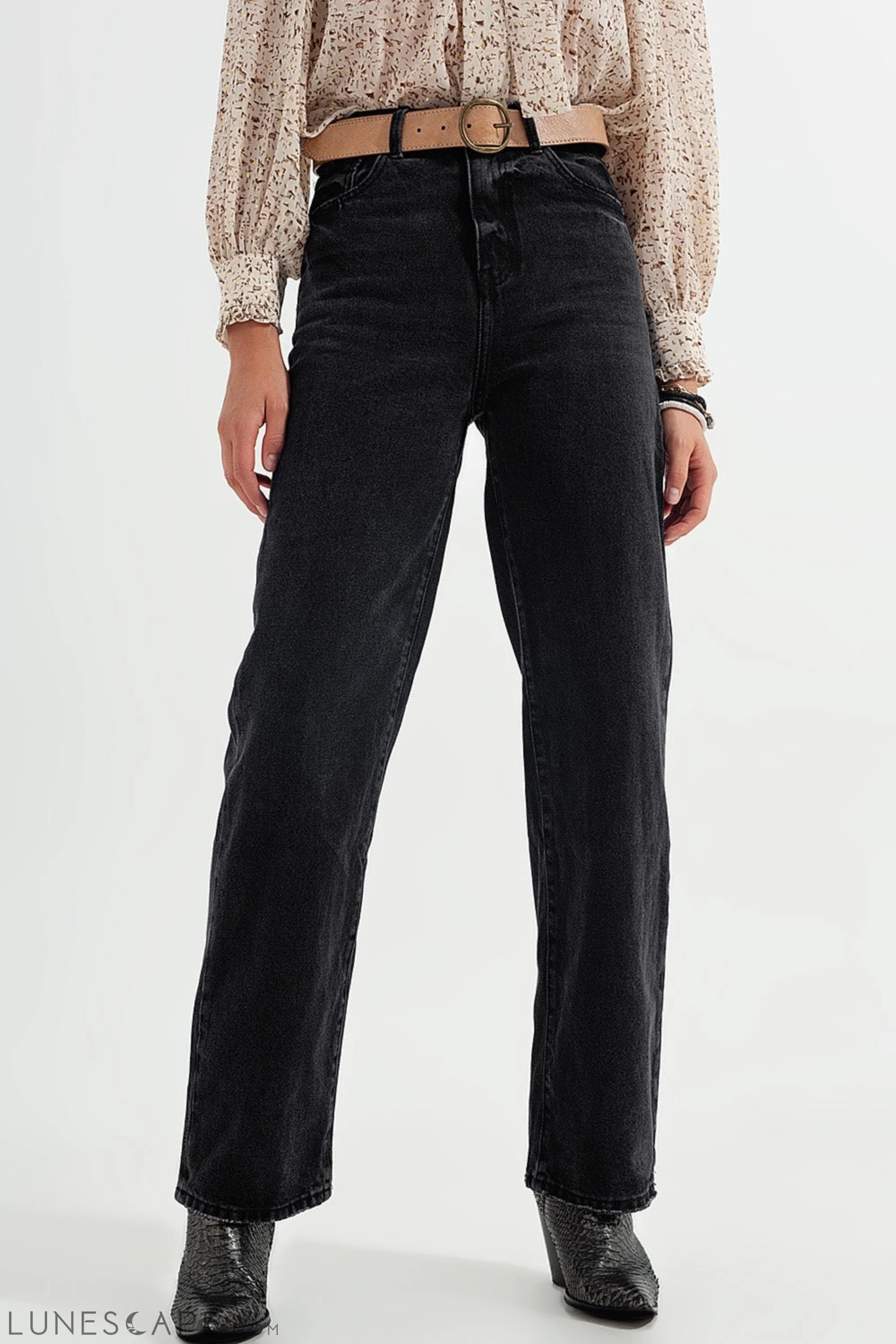 High Rise Straight Jeans in Washed Black LUNESCAPE